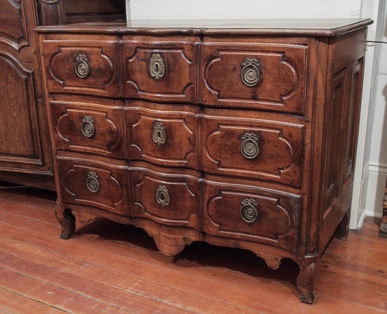 18th Century French Walnut Commode "En Arbalete"
