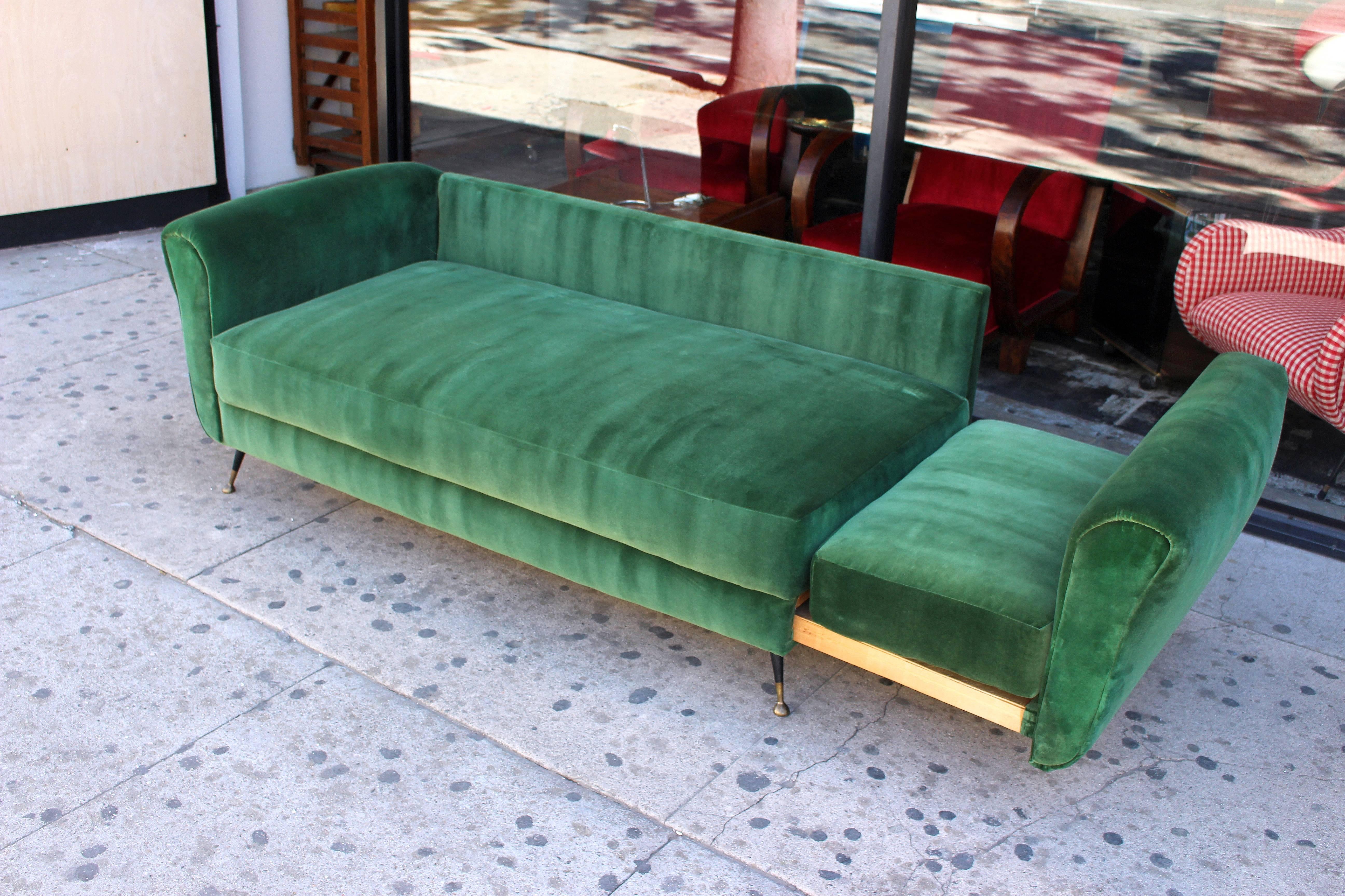 Italian Sofa or Daybed 1950s Design In Excellent Condition In Los Angeles, CA