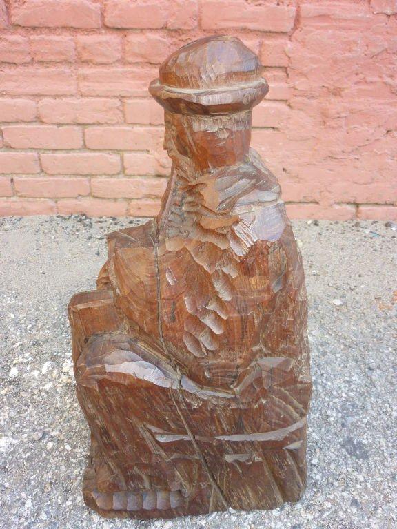 Scultura artigianale in legno italiano.