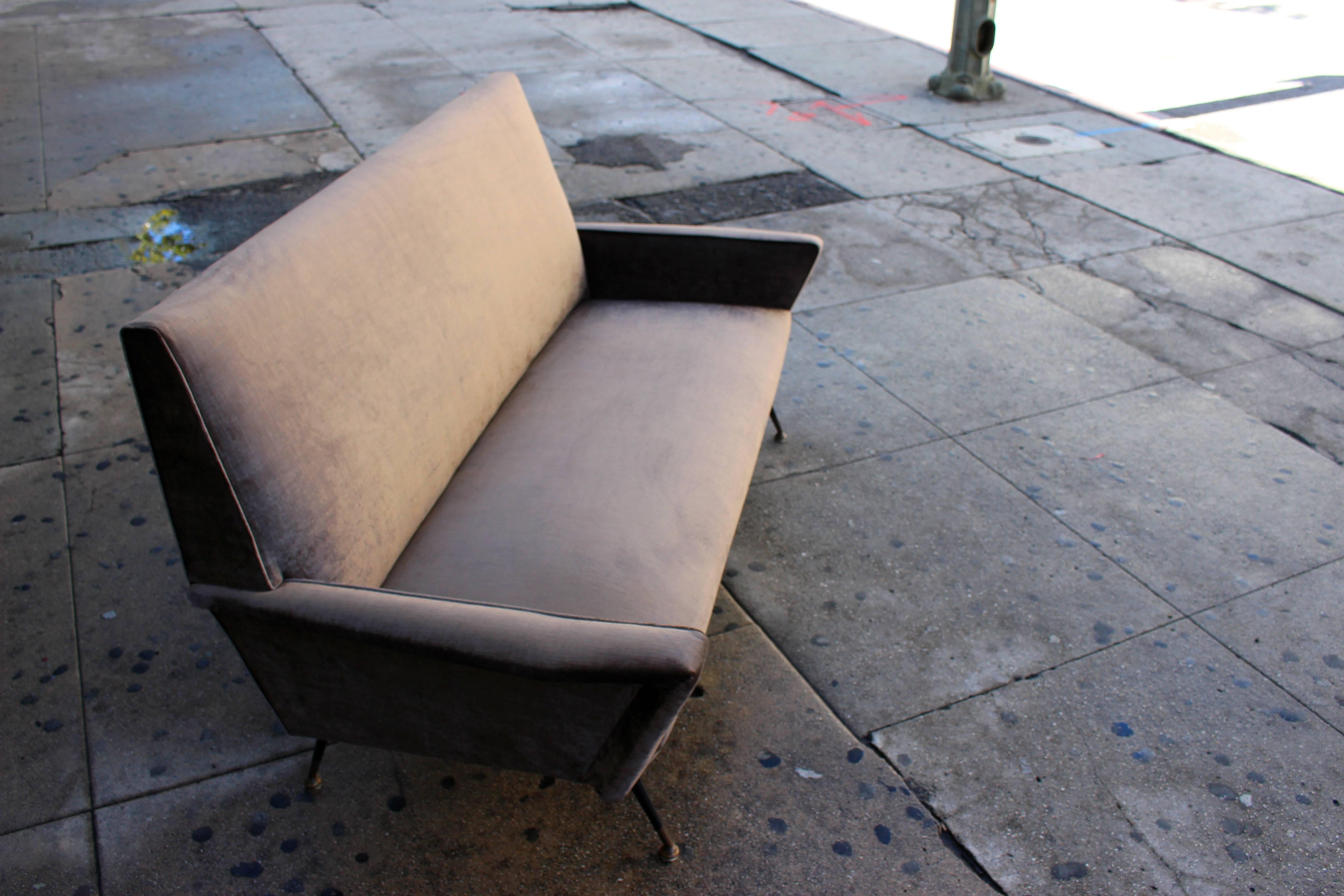 Italian Settee In Excellent Condition In Los Angeles, CA