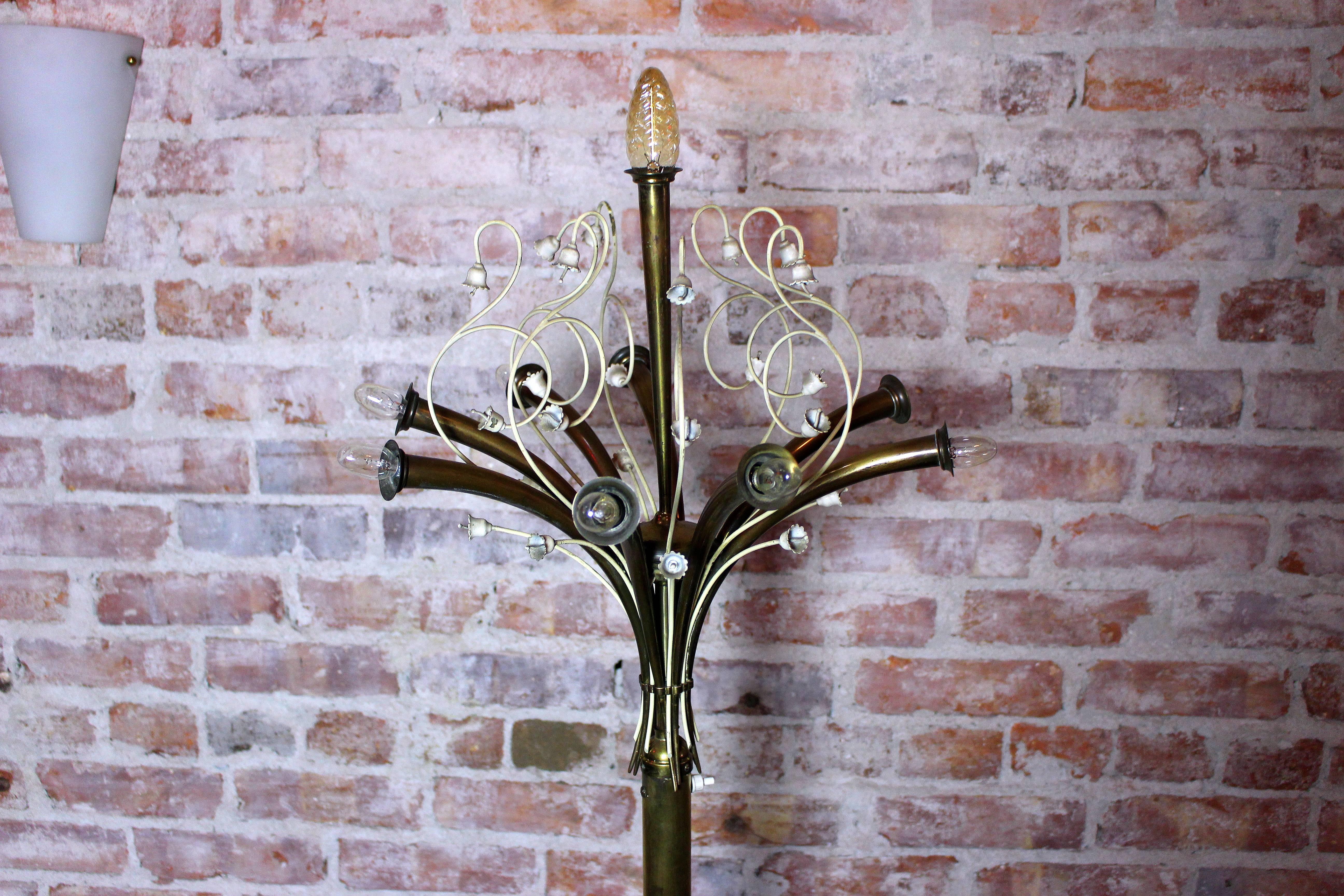 Mid-Century Modern Italian Brass Floor Lamp For Sale
