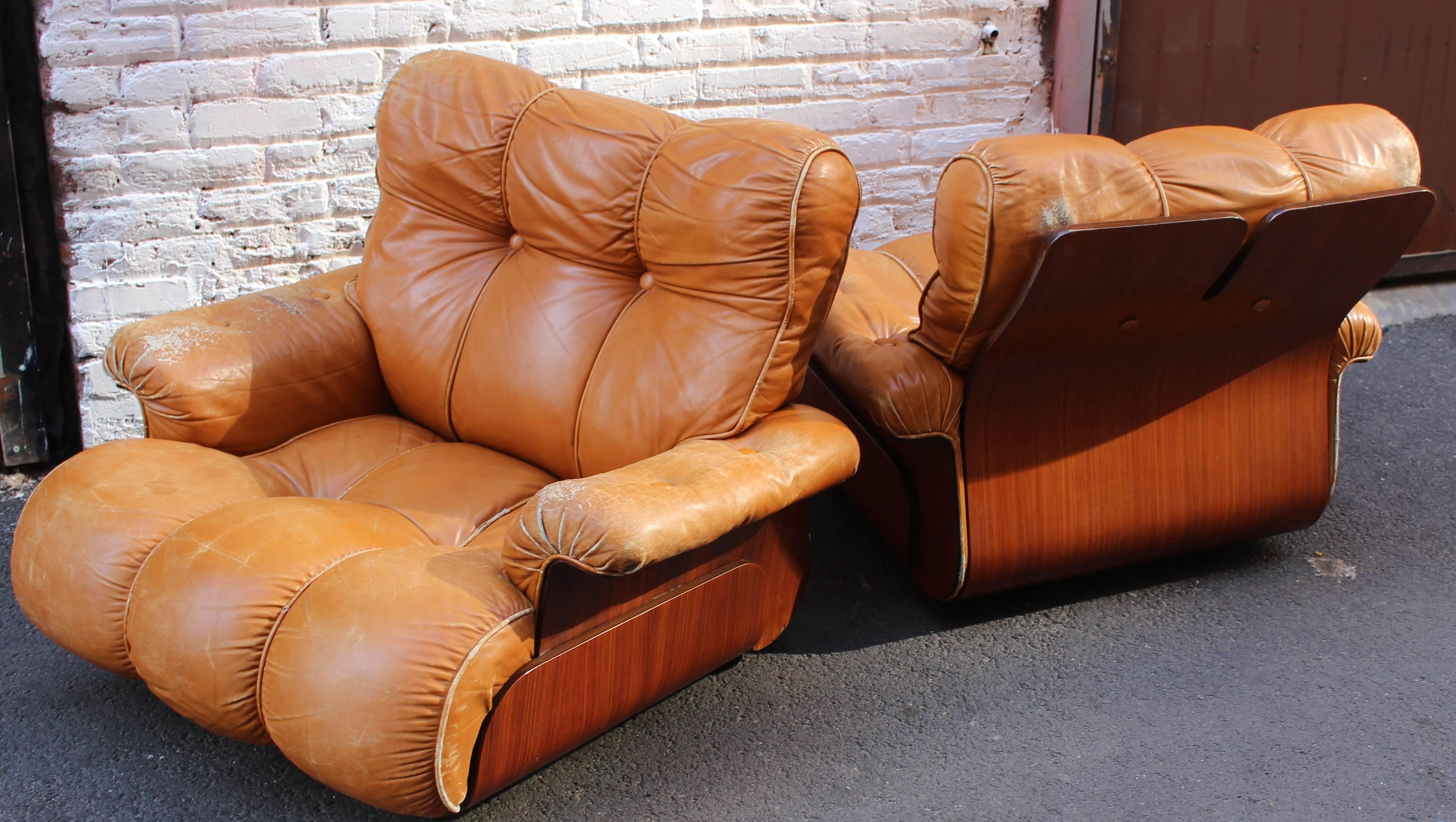 Brazilian Pair of Leather Lounge Chairs In Distressed Condition In Los Angeles, CA
