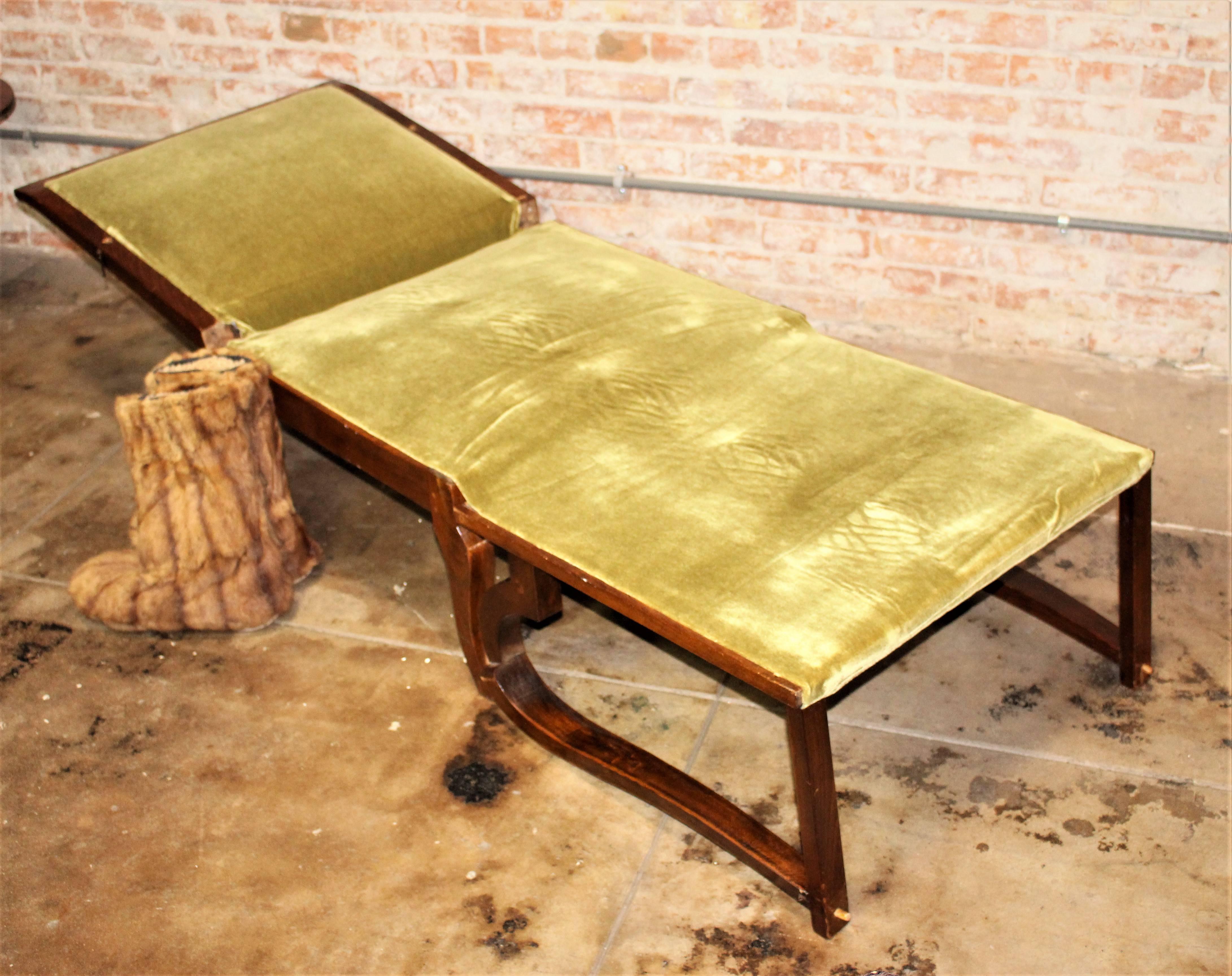 Mid-20th Century 1930s Art Deco Daybed-Chair For Sale