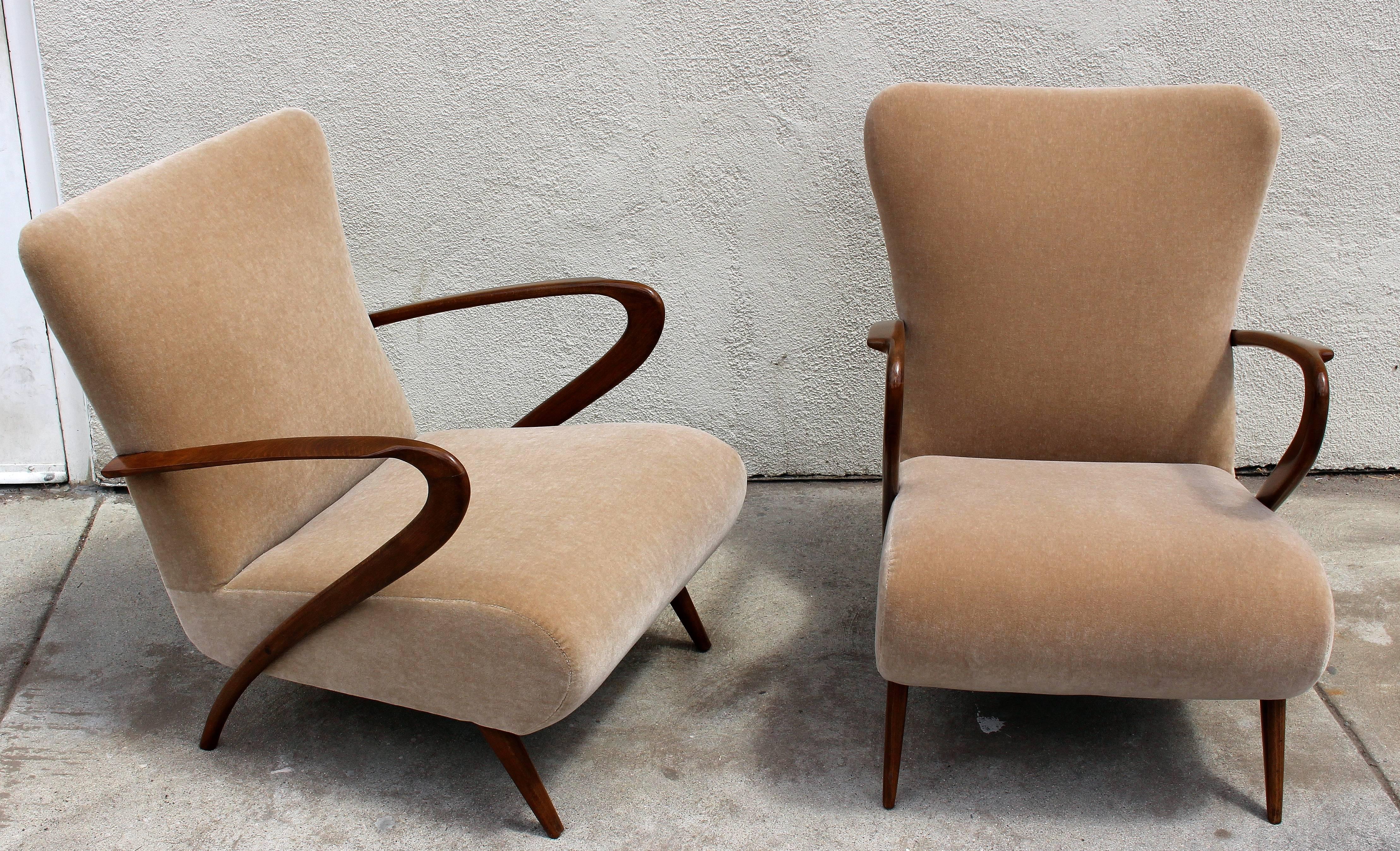 1950s Italian pair of chairs, refurbish and reupholstered in caffee late Mohair upholstery.