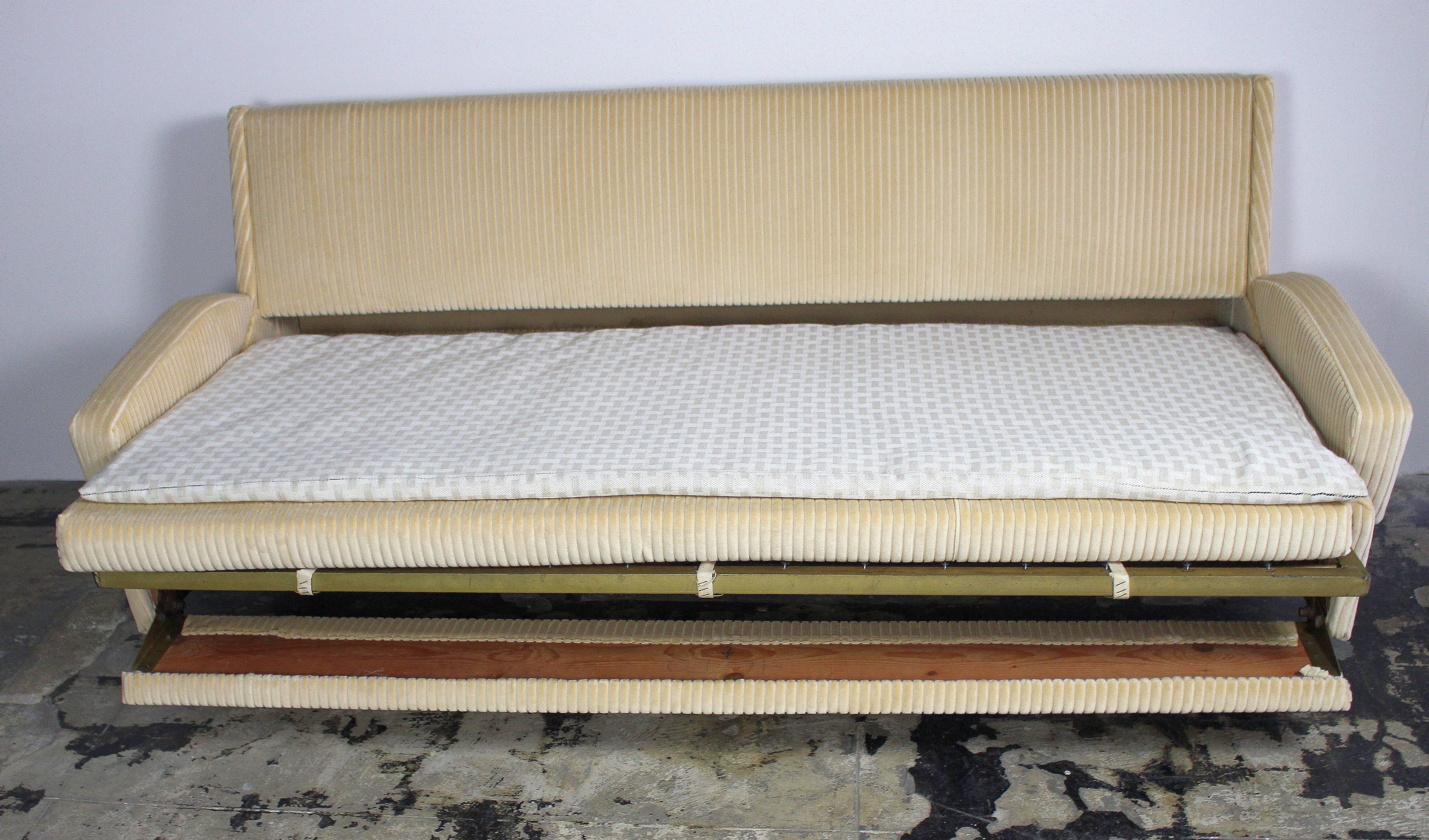 Mid-Century Modern Italian Sofa with Burlap Bed Mechanism For Sale