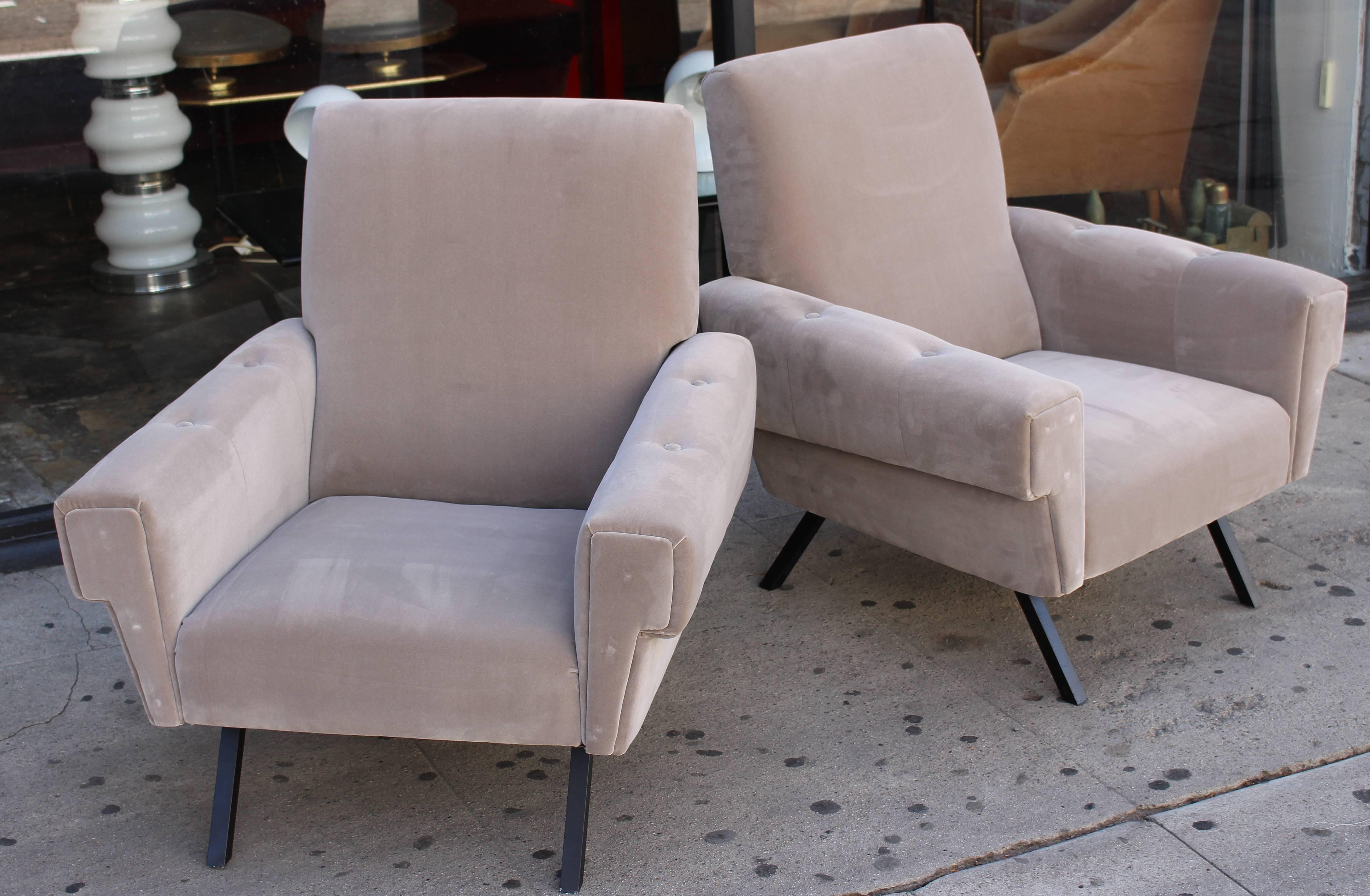 Italian midcentury lounge chairs. New reupholstered in grey cotton velvet. Comfortable seating.