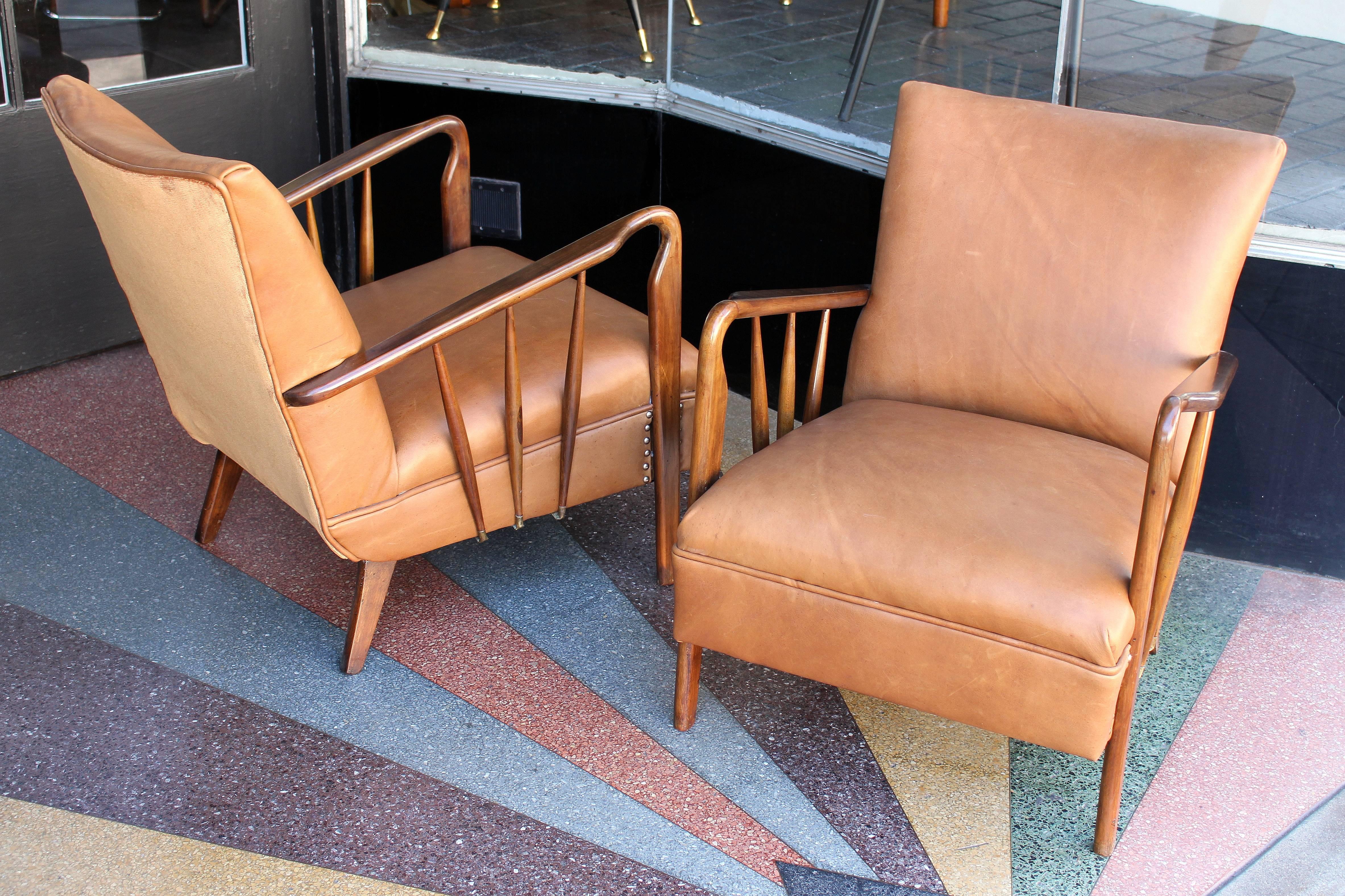 Italian Pair of Chairs Attributed to Guglielmo Ulrich In Excellent Condition In Los Angeles, CA