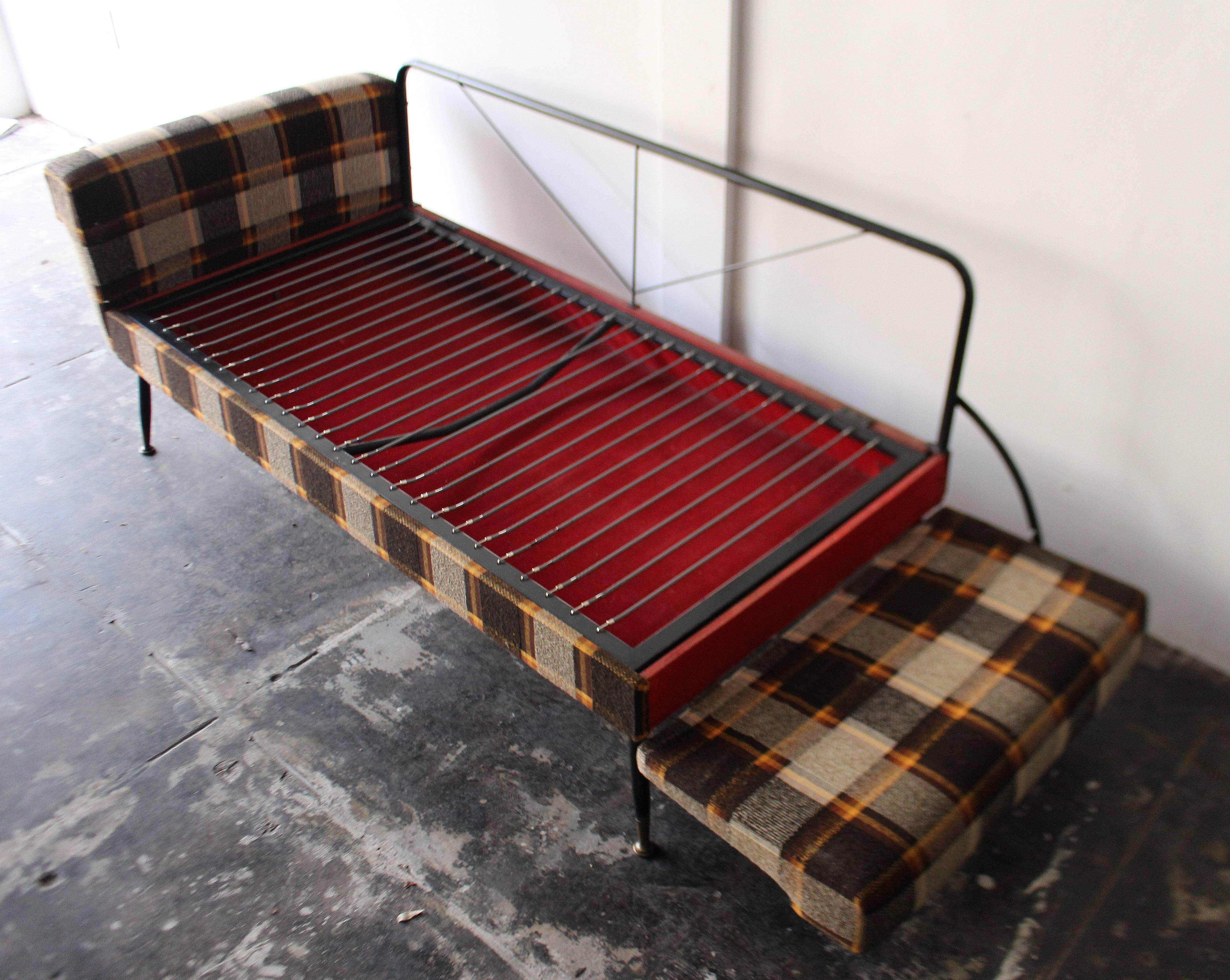 Italian 1950s Sofa Bed  (Mitte des 20. Jahrhunderts)