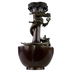 Meiji-Vase aus Bronze mit Drachen- und Perlenmotiv, Japan, 19. Jahrhundert