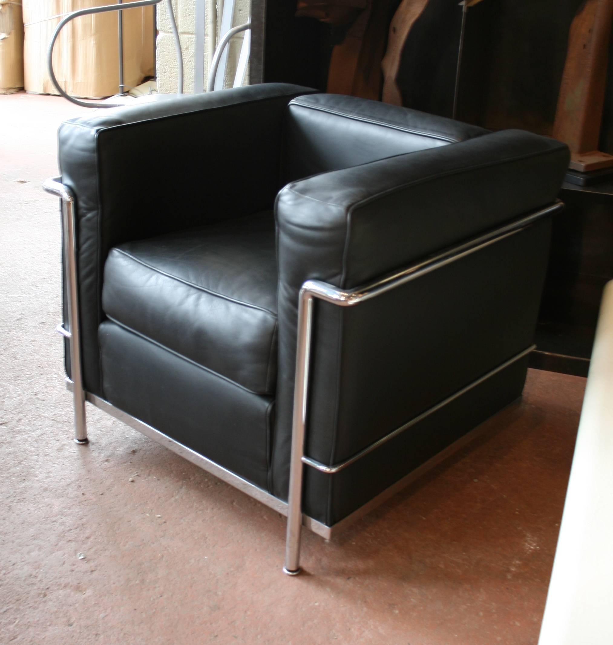 Mid-Century Modern Pair of Le Corbusier Lounge Chairs LC2, circa 1983