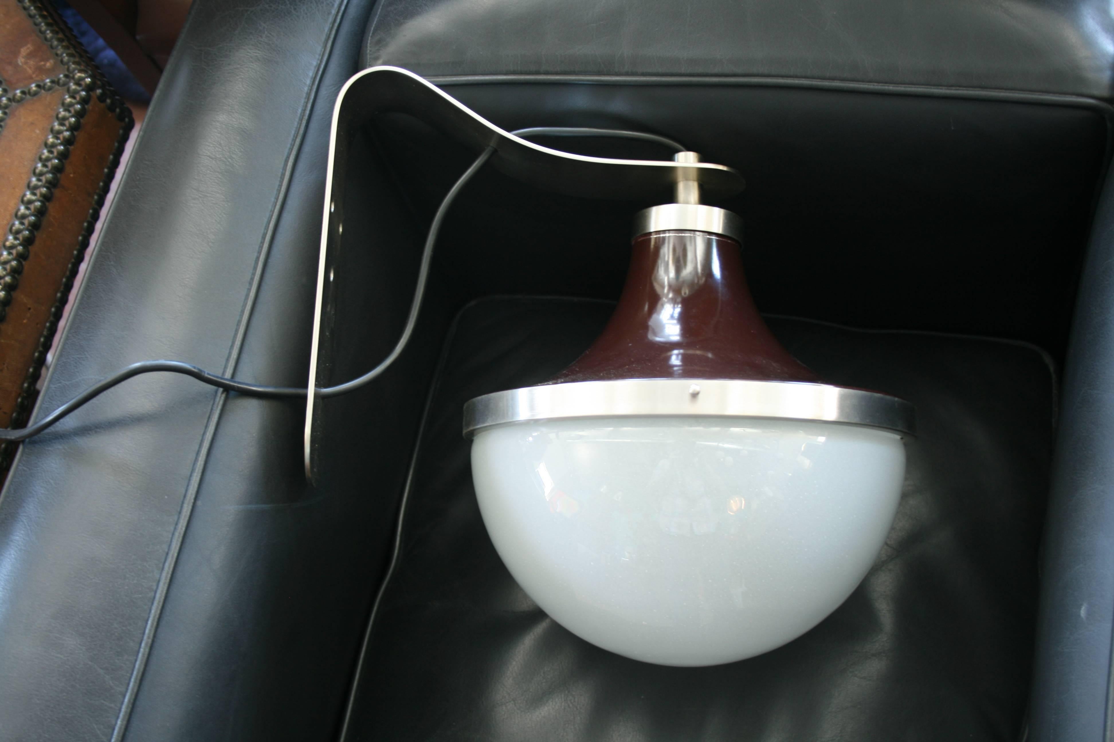 Mid-Century Modern Paire d'appliques murales émaillées marron Sergio Mazza pour Artemide en vente