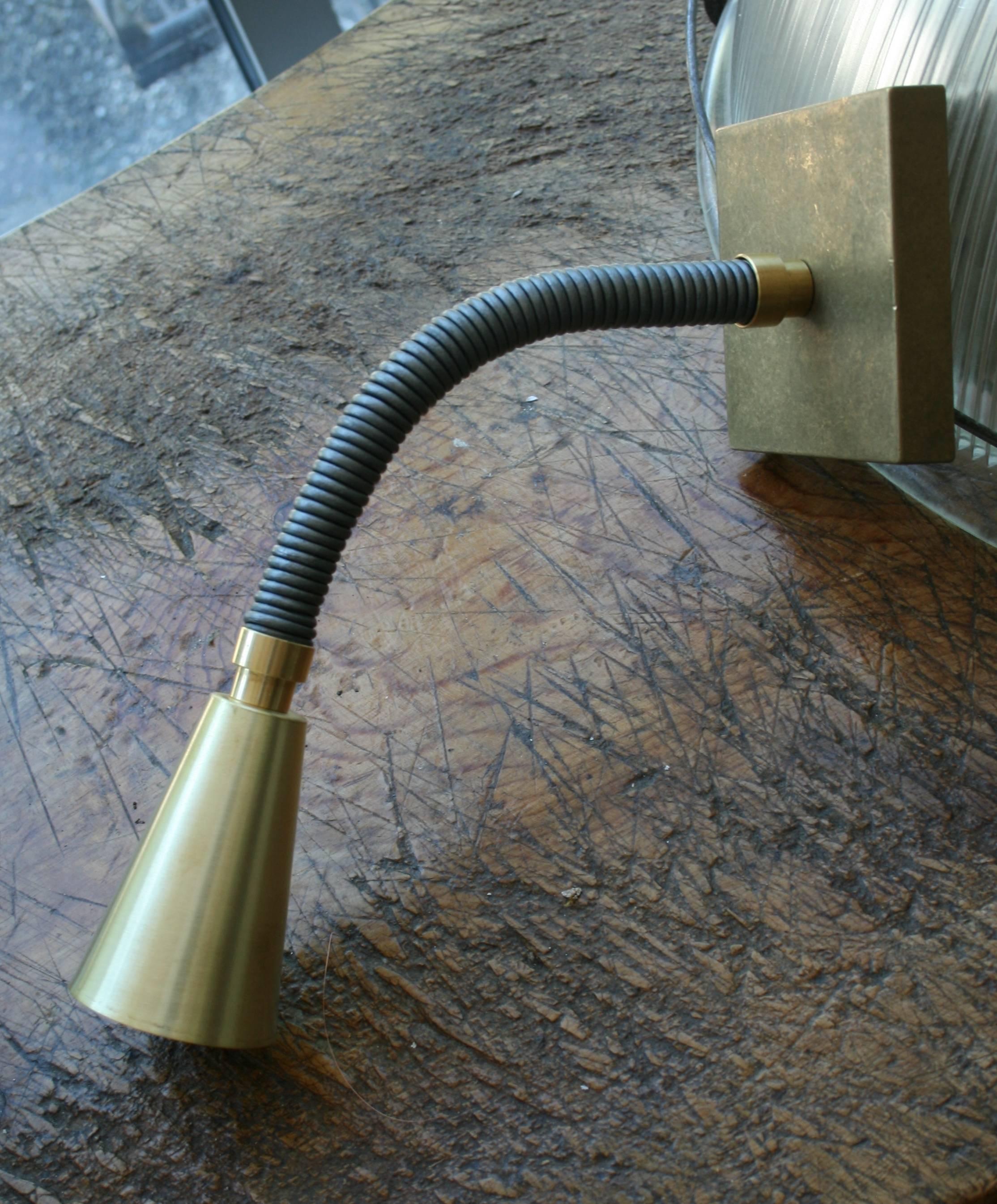 Meander Leather and Brass Flexible Single Sconce In New Condition For Sale In Pound Ridge, NY
