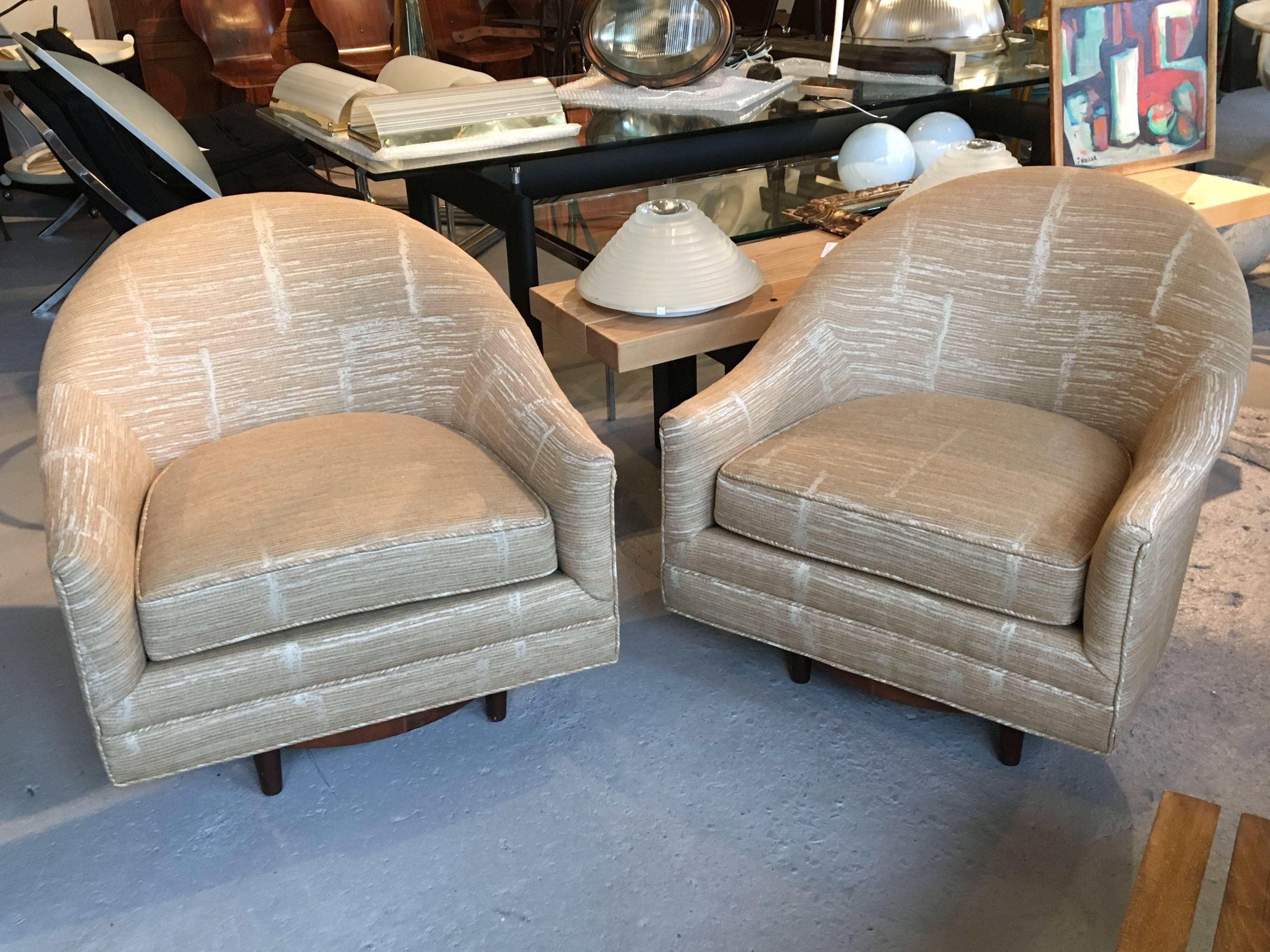 Scandinavian Modern Pair of Scandinavian Swivel Chairs by Selig with Walnut Bases and New Upholstery