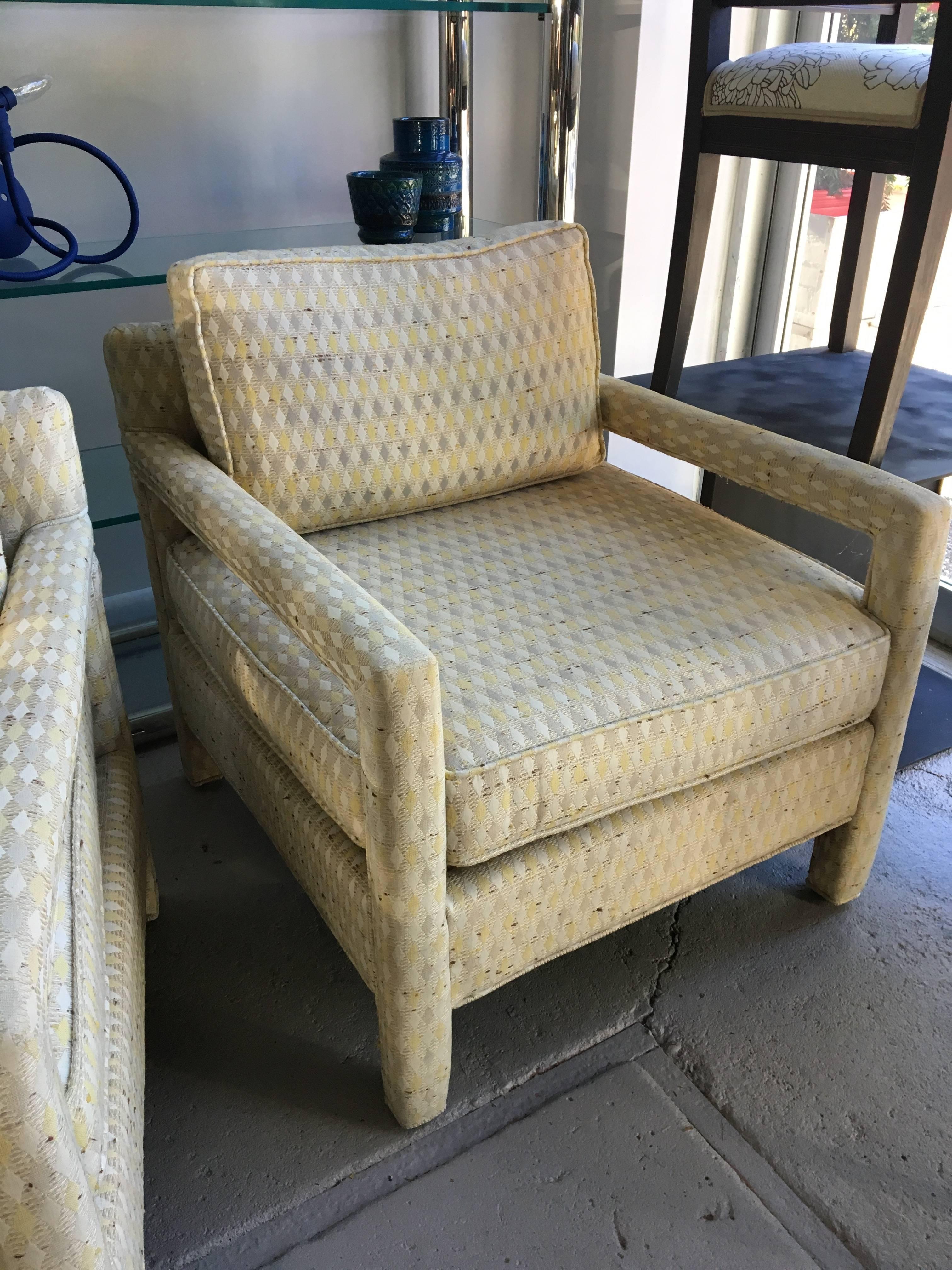 Substantial and charming pair of original condition Parsons style club chairs, possibly by Drexel Heritage. The chairs are in the original harlequin fabric which is in good condition, but some fading.
Avantgarden Ltd. cultivates unexpected and