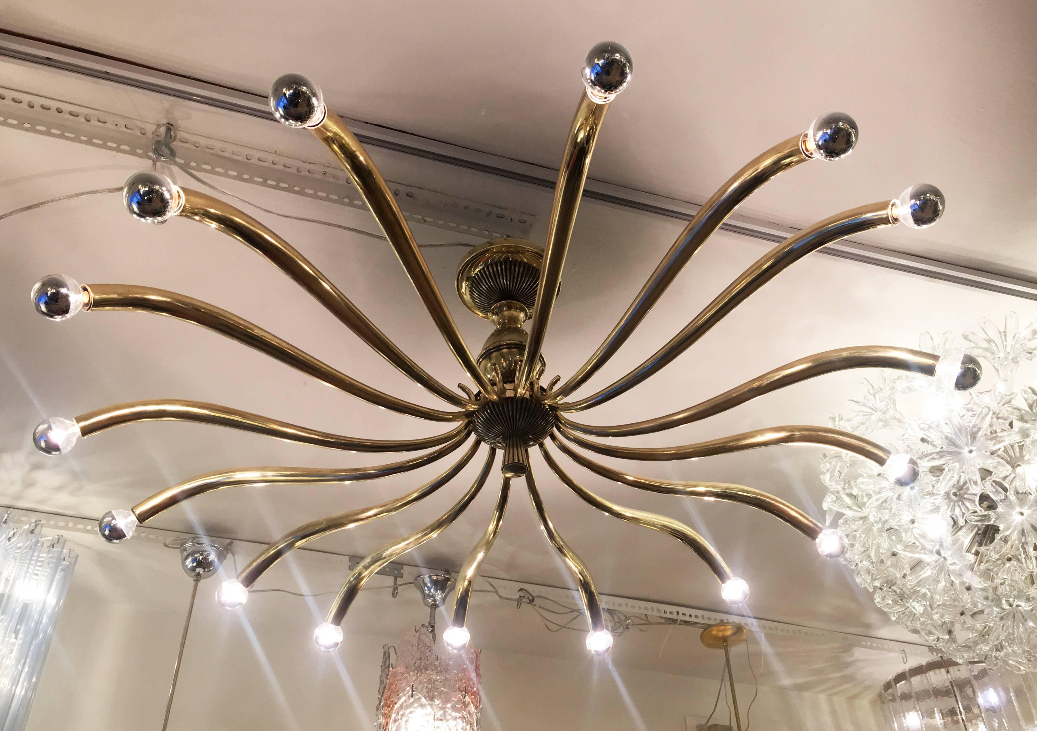 Large Brass Chandelier Attributed to Guglielmo Ulrich In Excellent Condition In New York, NY