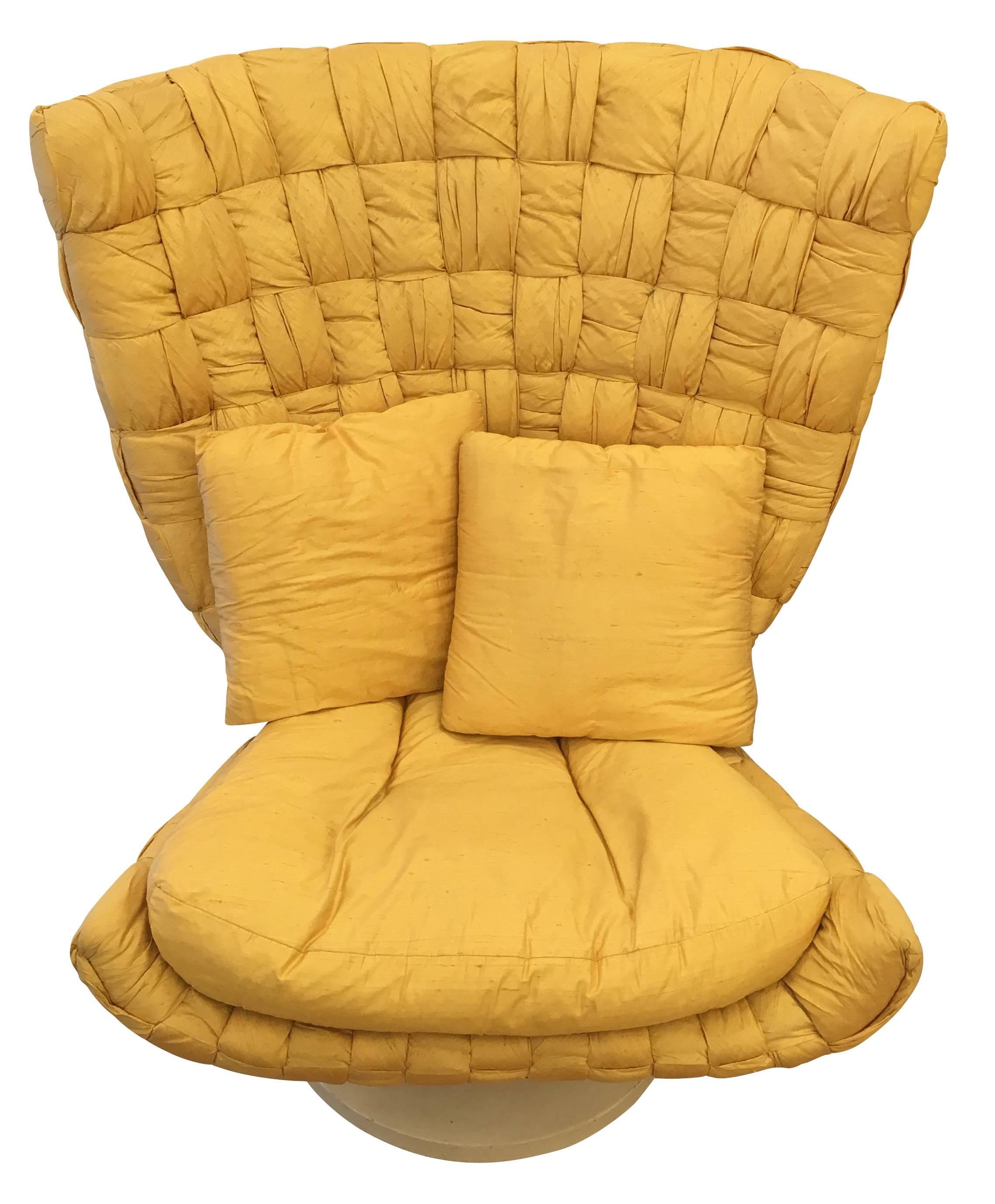 Late 20th Century Swivel Lounge Chair by Marzio Cecchi