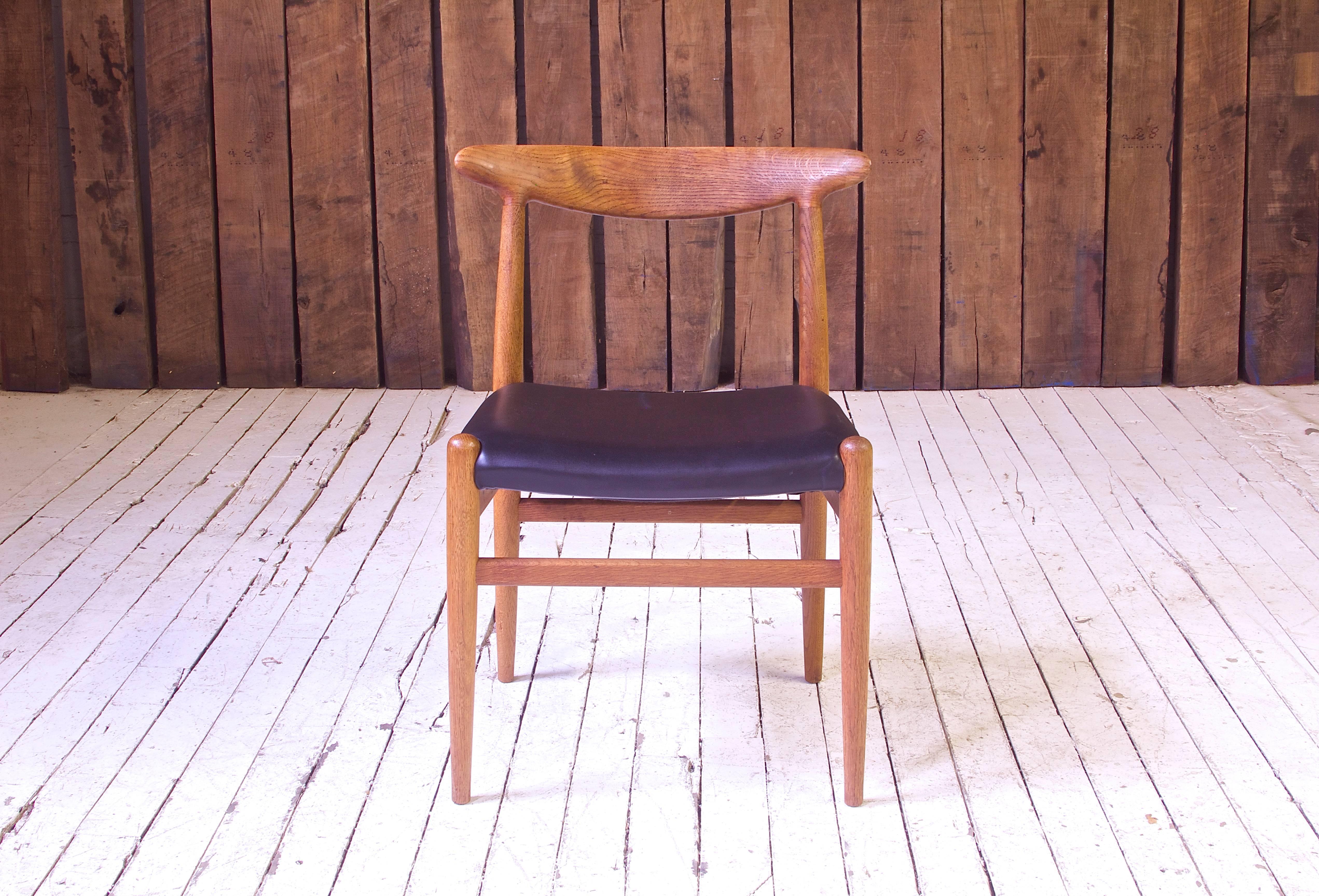 Hans Wegner für C.M., Vintage Stuhl „W2“ von Madsens aus Eiche, Dänemark, 1950er Jahre (Skandinavische Moderne) im Angebot