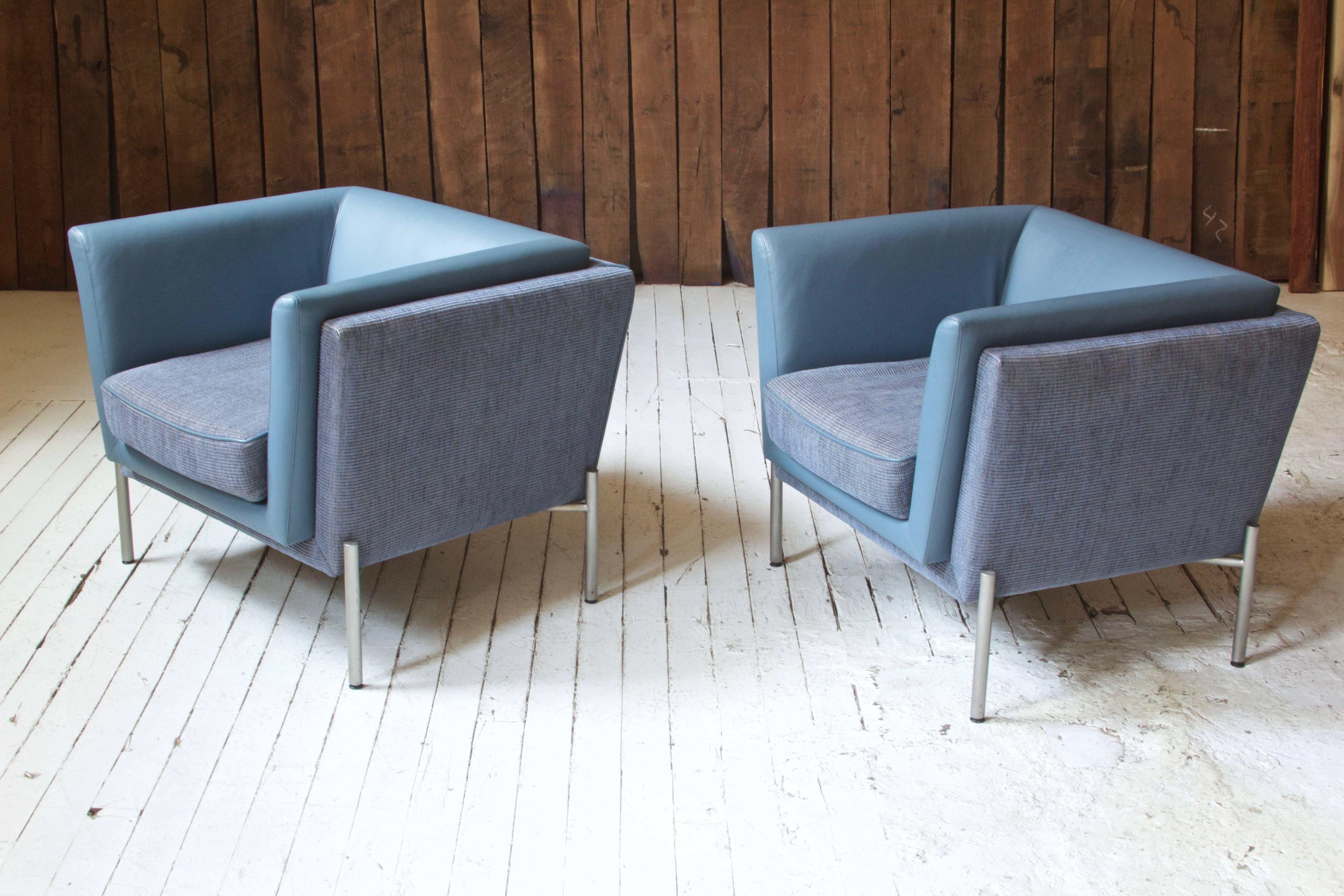 American Pair of Two-Tone Grey Wool and Blue Leather 'LAP' Club Chairs by Brueton, 1980