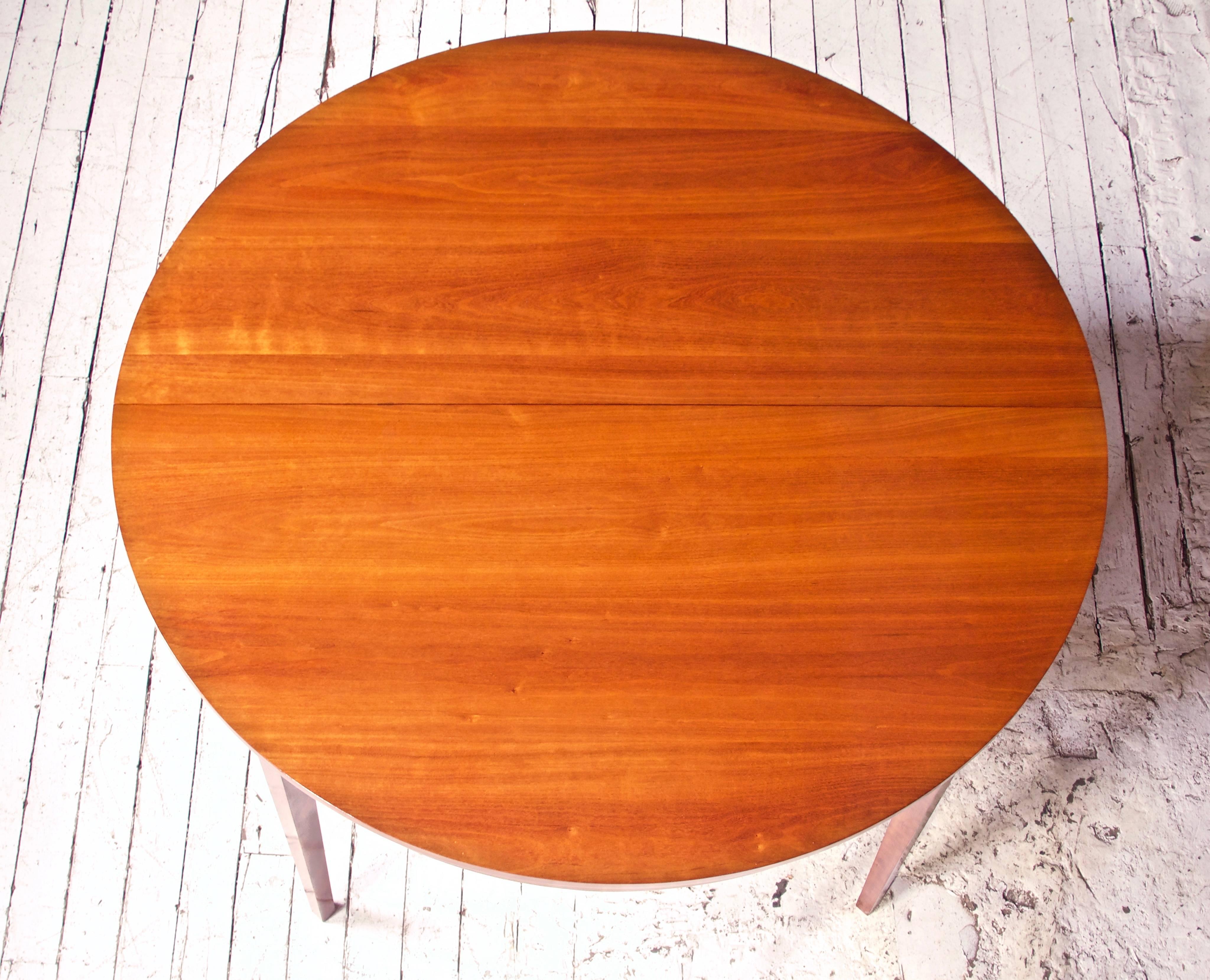 Polished Vintage Signed Cherrywood Dining Set by Thomas Moser Cabinetmakers, 1985-1986