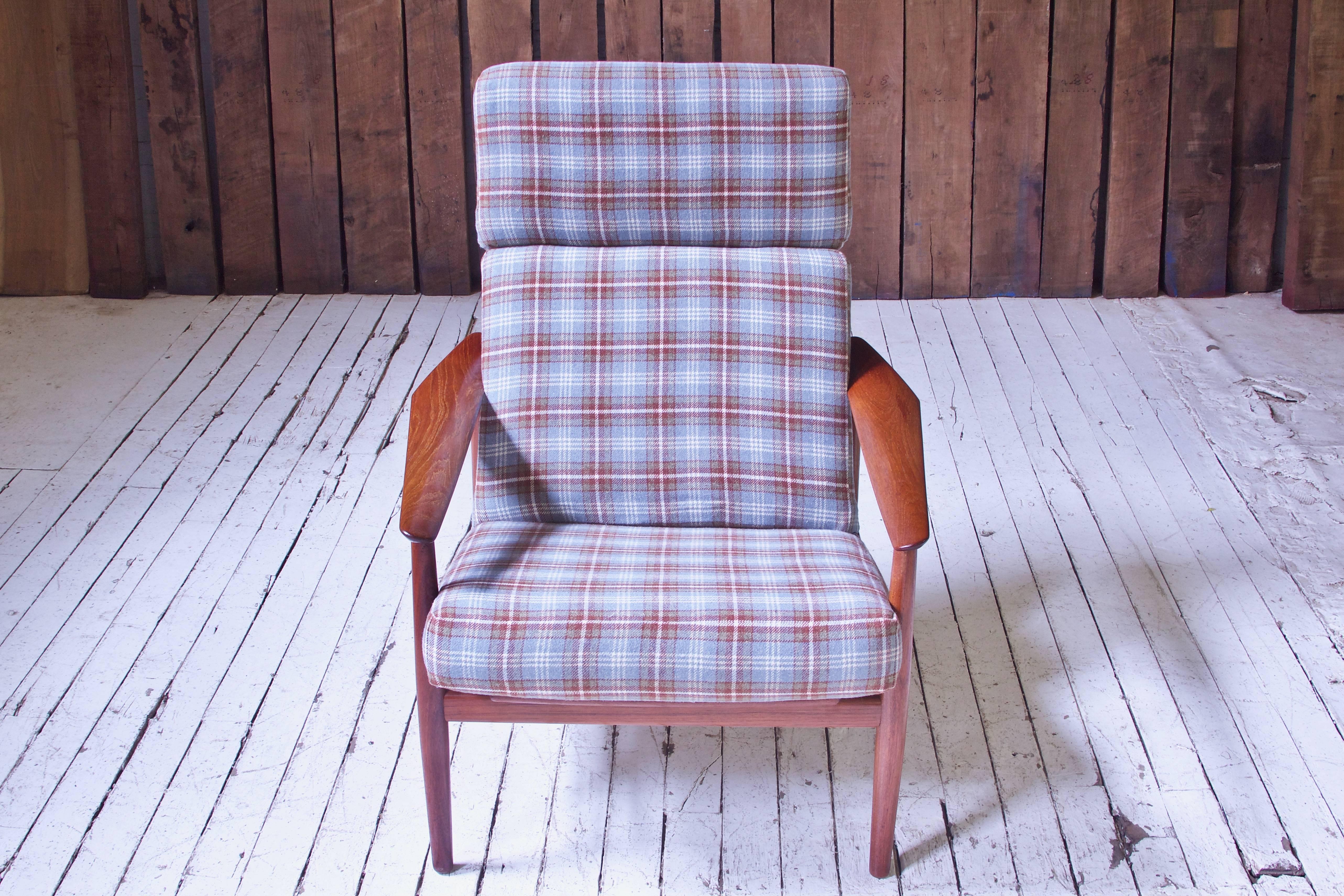 Danish Pair of Arne Vodder FD-164 Reclining Lounge Chairs in Teak and Plaid Wool