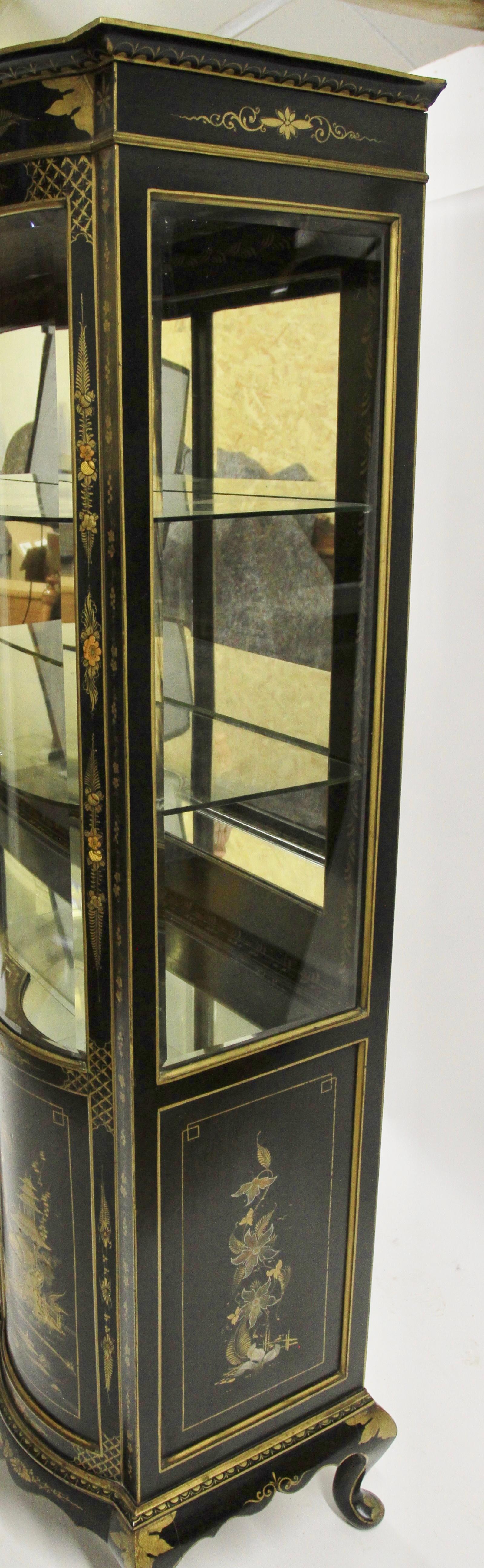 Fine Edwardian Chinoiserie Decorated Display Cabinet  For Sale 3