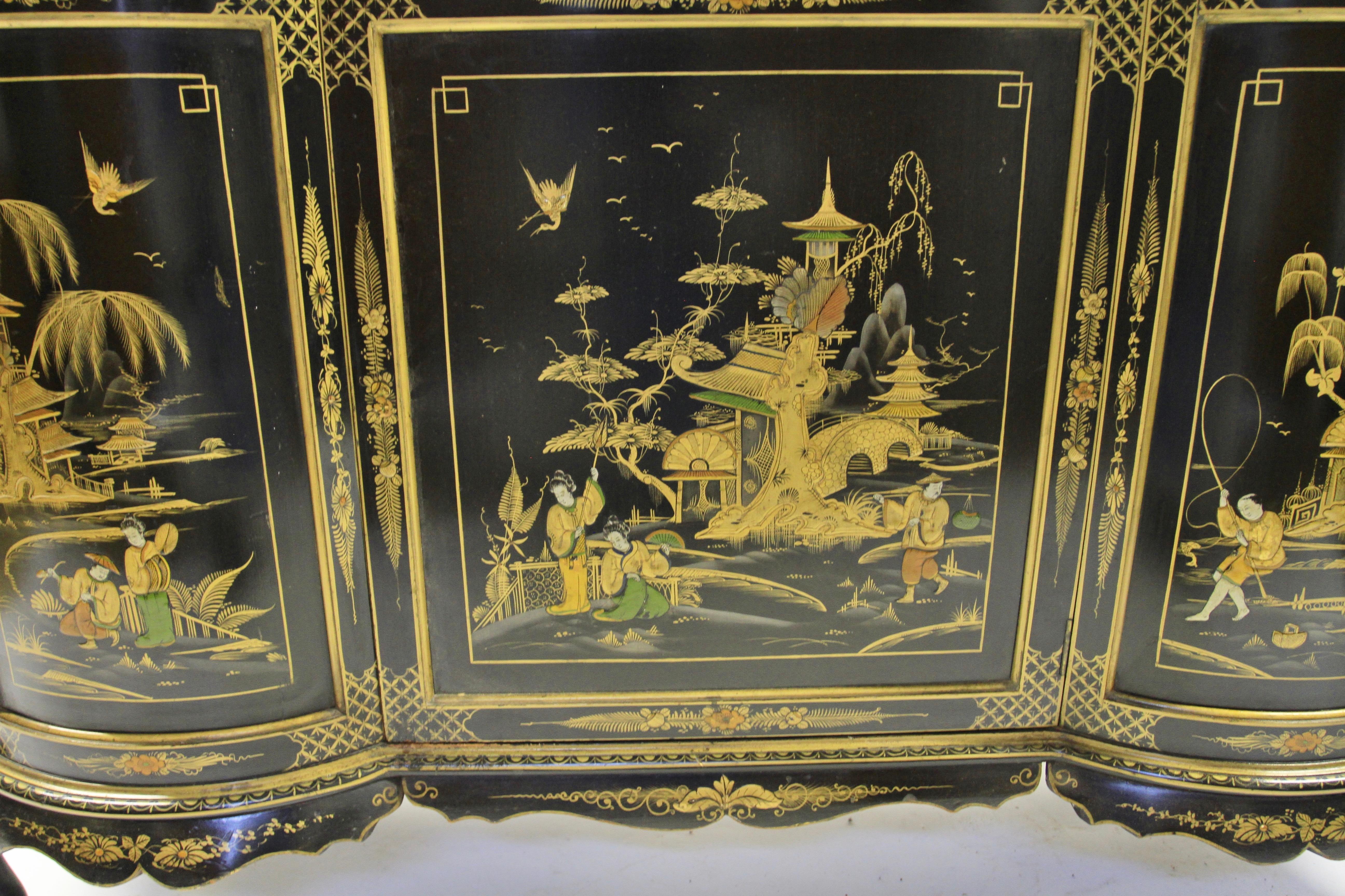 Fine Edwardian Chinoiserie Decorated Display Cabinet  For Sale 1