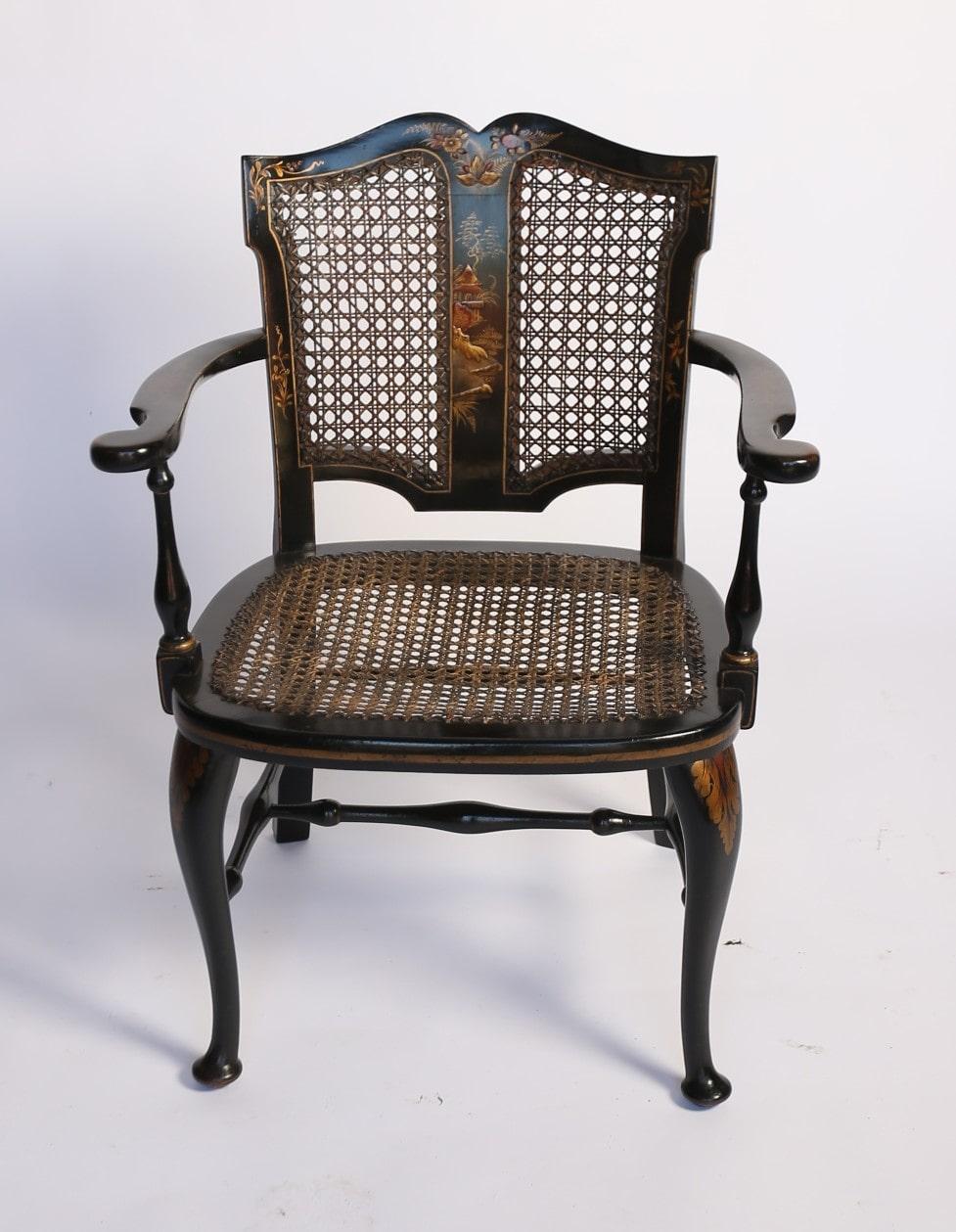 Laqué Chaise coudée décorée de Chinoiserie circa 1930 en vente