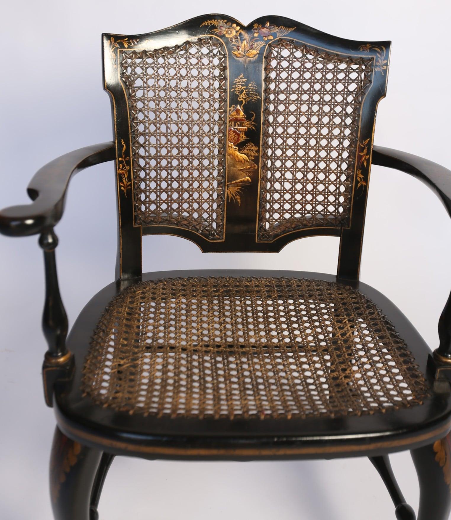 Chaise coudée décorée de Chinoiserie circa 1930 en vente 2