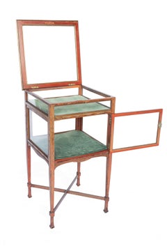 Armario de bisutería decorado al estilo chinoiserie eduardiano