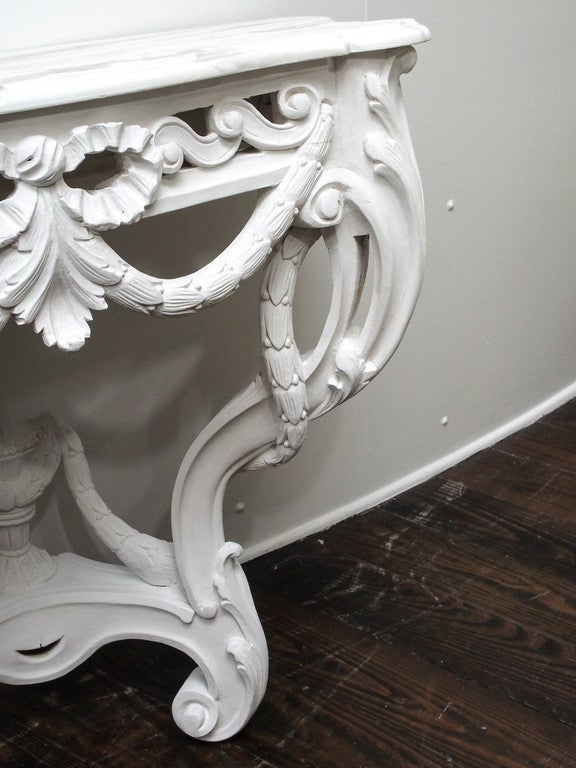 Pair of French Louis XVI Painted Console In Excellent Condition For Sale In New Orleans, LA