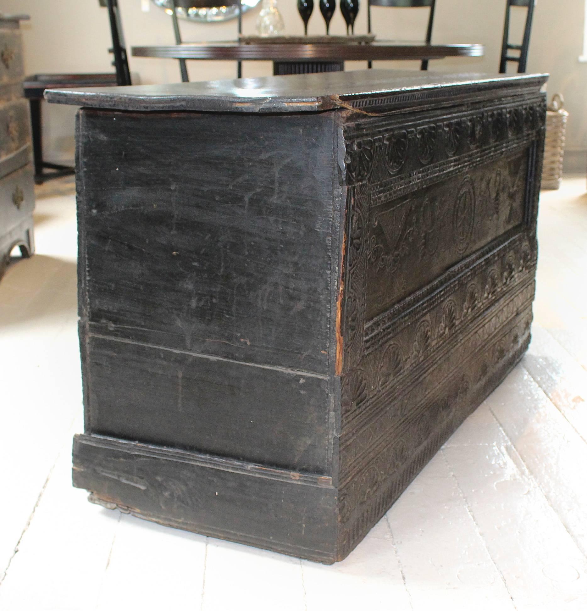 18th Century Intricately Carved Oak Chest In Good Condition For Sale In New Preston, CT