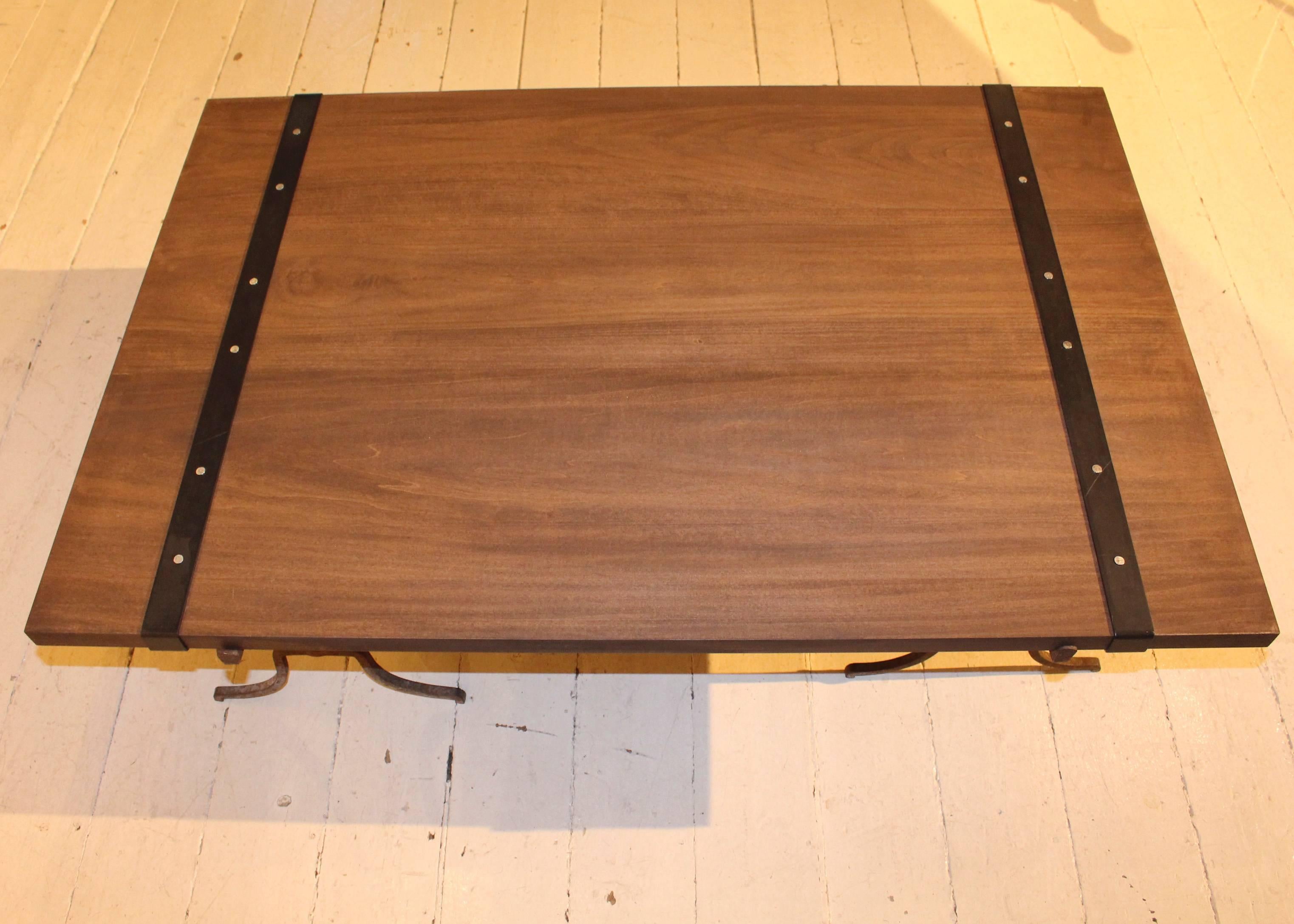 Wood Cocktail Table In Good Condition For Sale In New Preston, CT