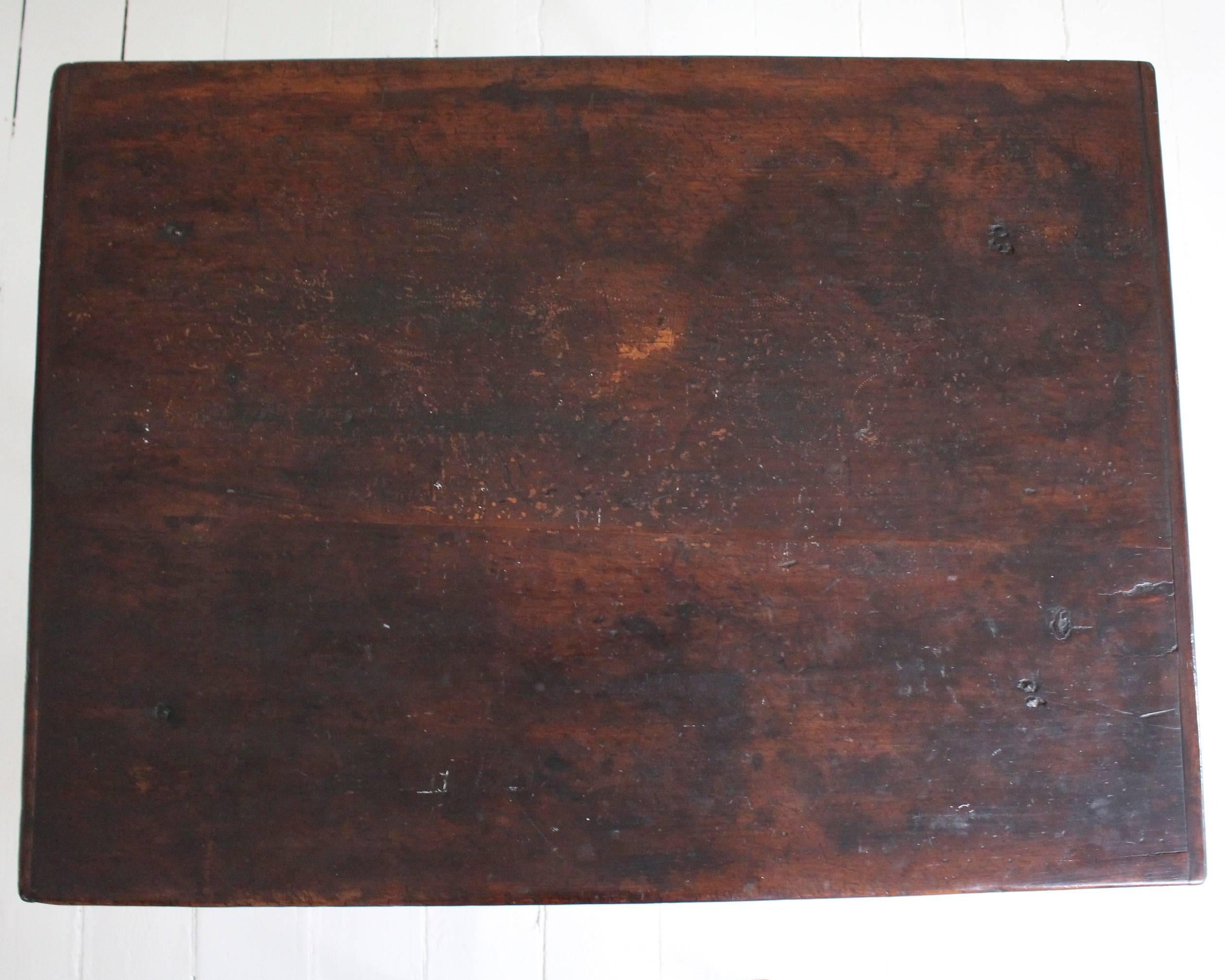 18th Century American Oak Tavern Table For Sale 3