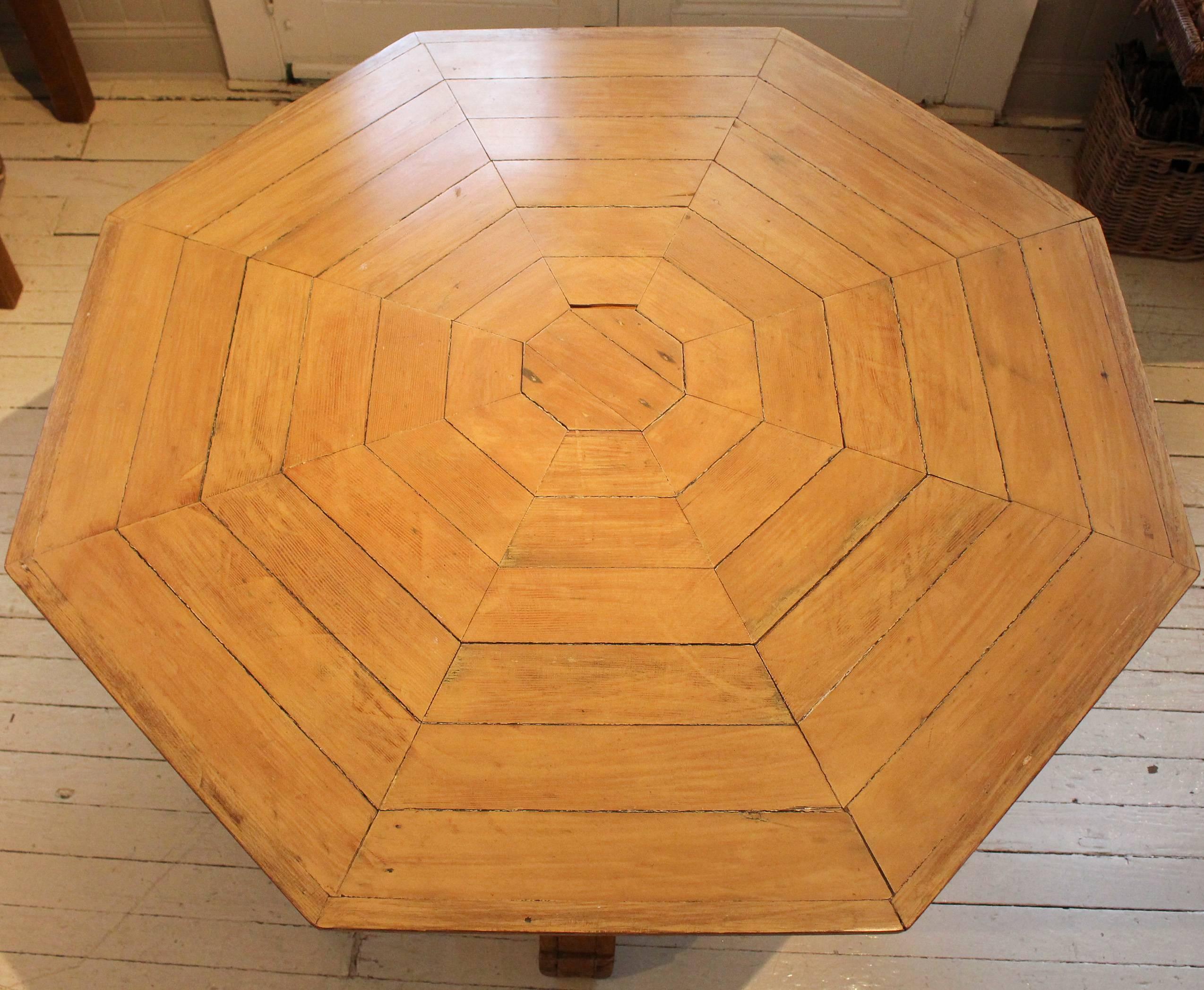 American 19th Century Folk Art Center Table For Sale