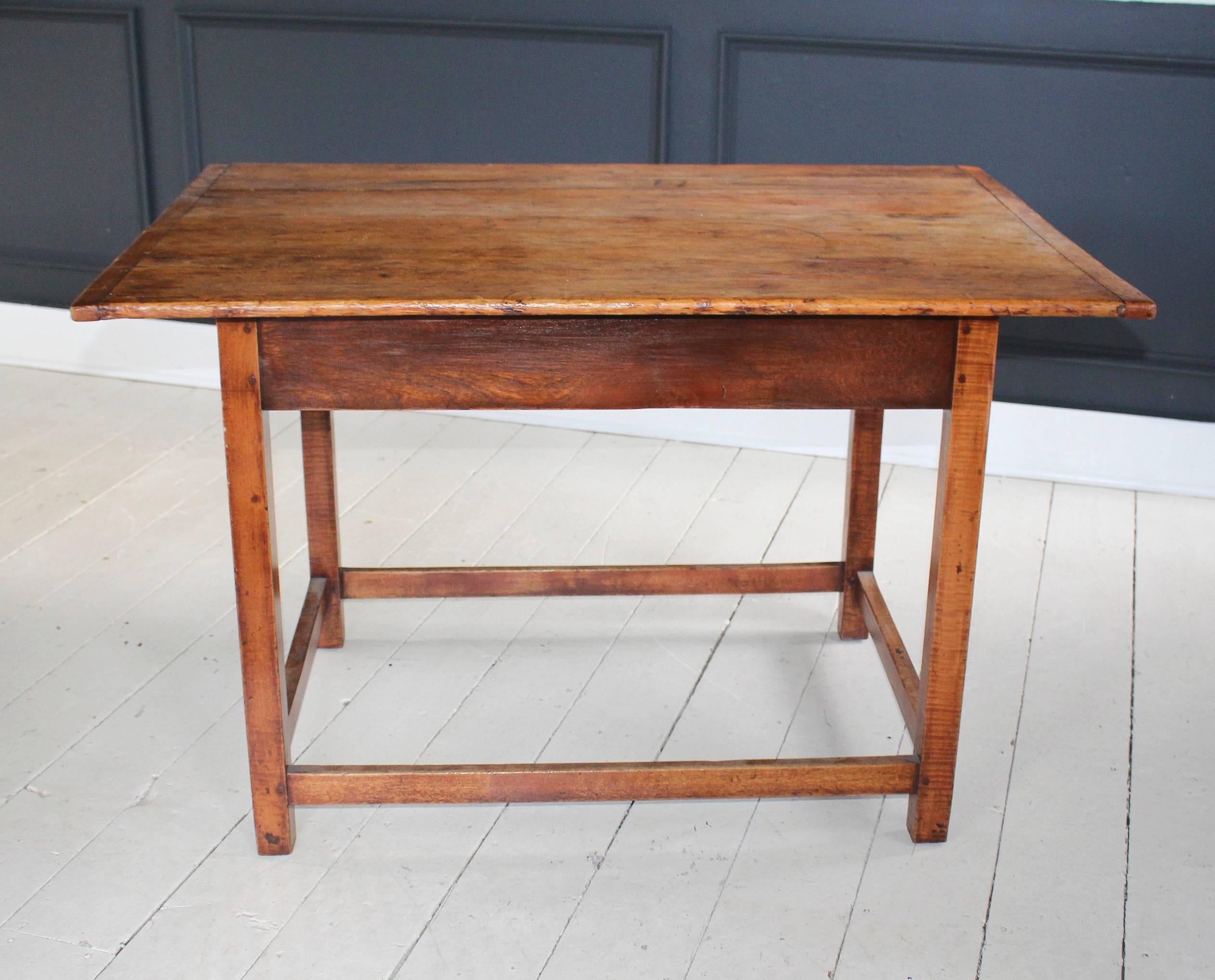 18th Century and Earlier 18th Century Pennsylvania White Pine Table For Sale
