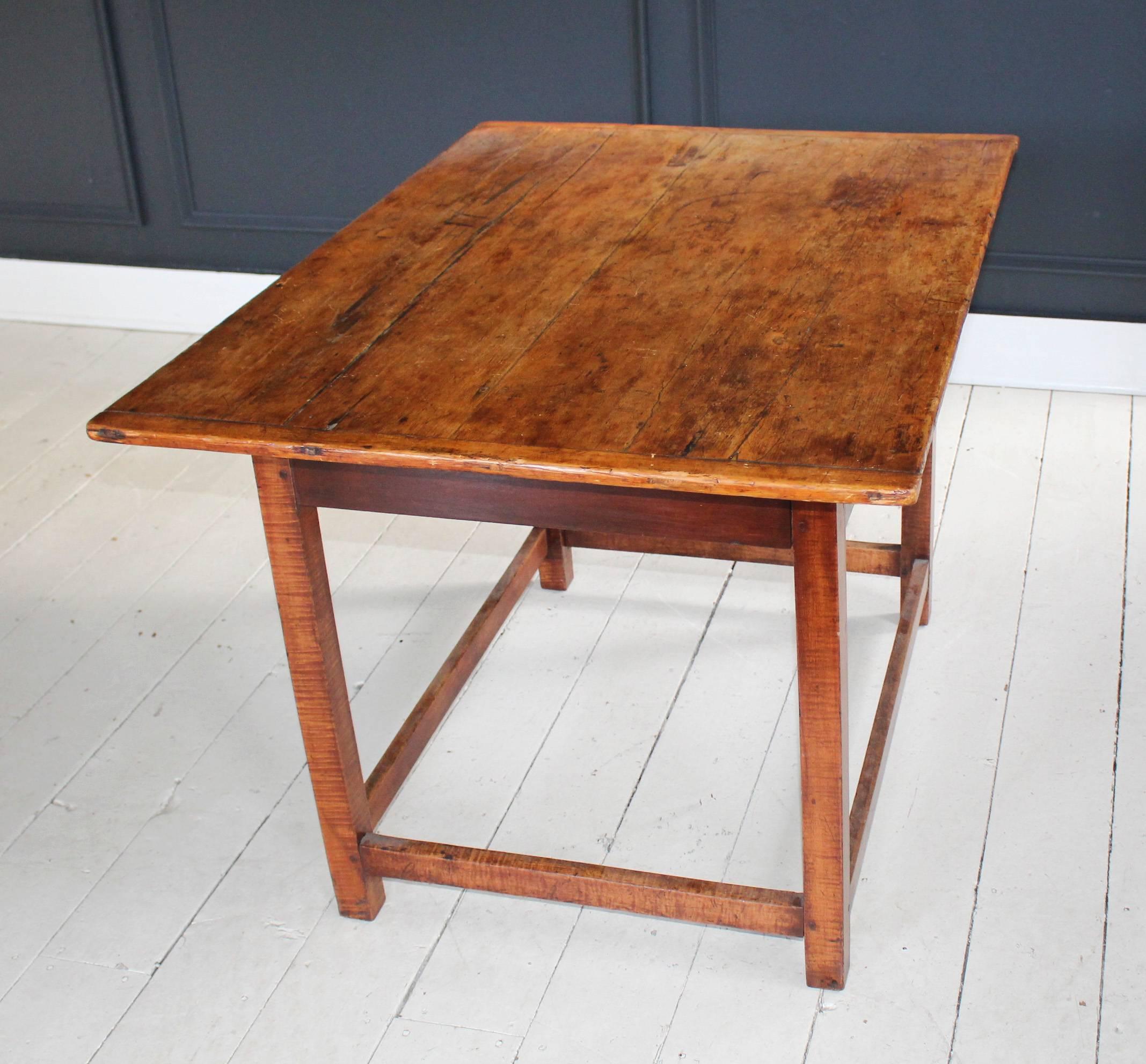 American 18th Century Pennsylvania White Pine Table For Sale