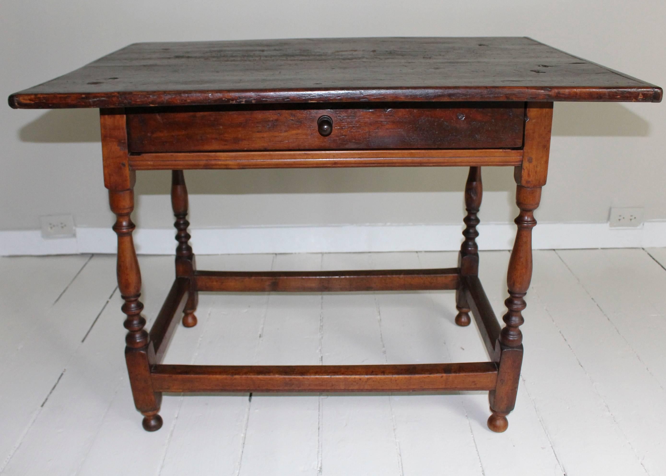 18th Century American Oak Tavern Table For Sale 4