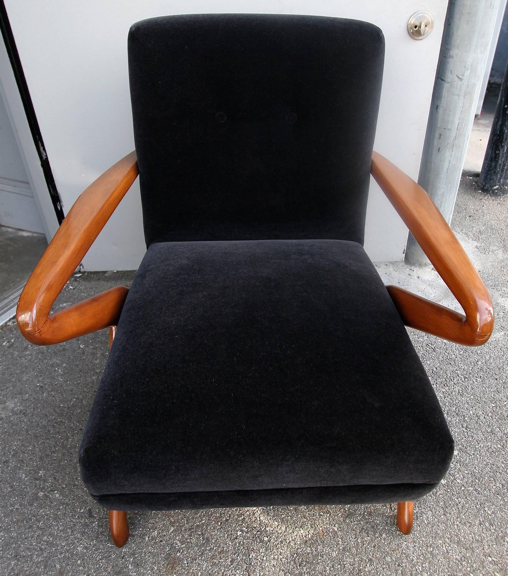 Pair of 1960s Armchairs Attributed to Carlo de Carli In Excellent Condition In Los Angeles, CA