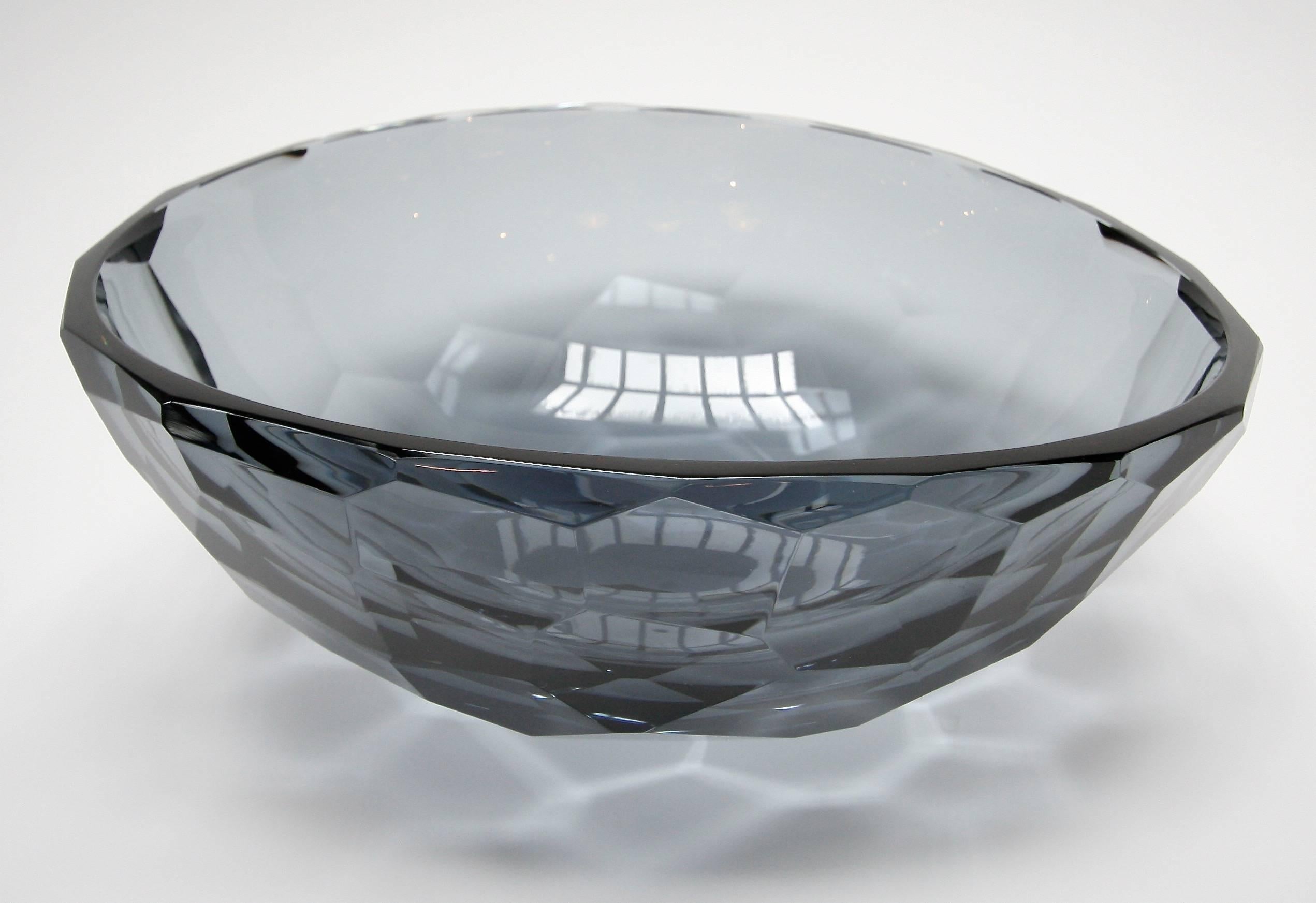 Venus Faceted Murano Grey Glass Bowl In New Condition For Sale In Los Angeles, CA
