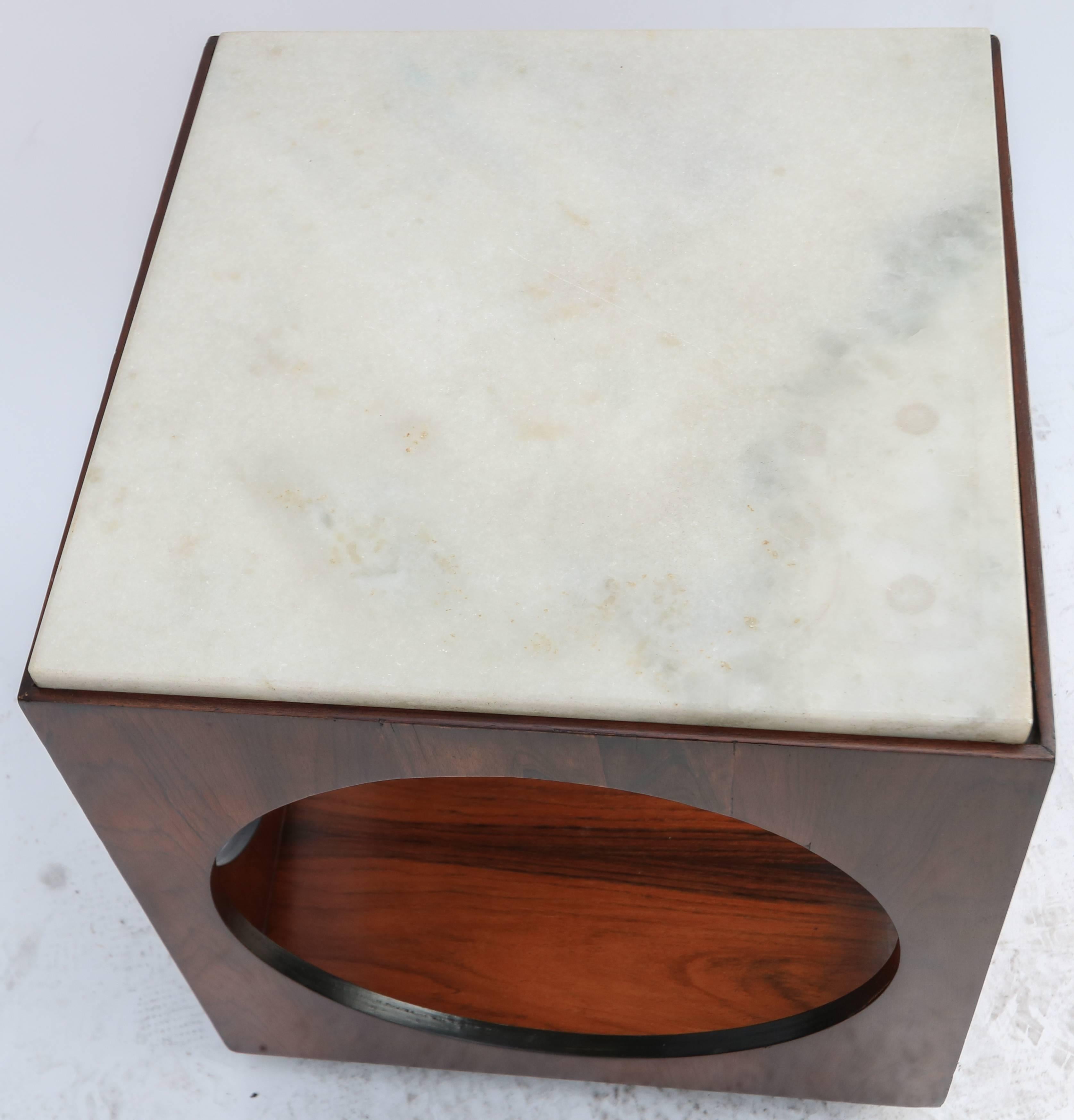 Mid-Century Modern Pair of Novo Rumo Brazilian 1960s Jacaranda Wood Side Tables with Marble Tops