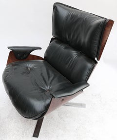 Zalszupin 1960s Brazilian Jacaranda Paulistana Chair and Ottoman