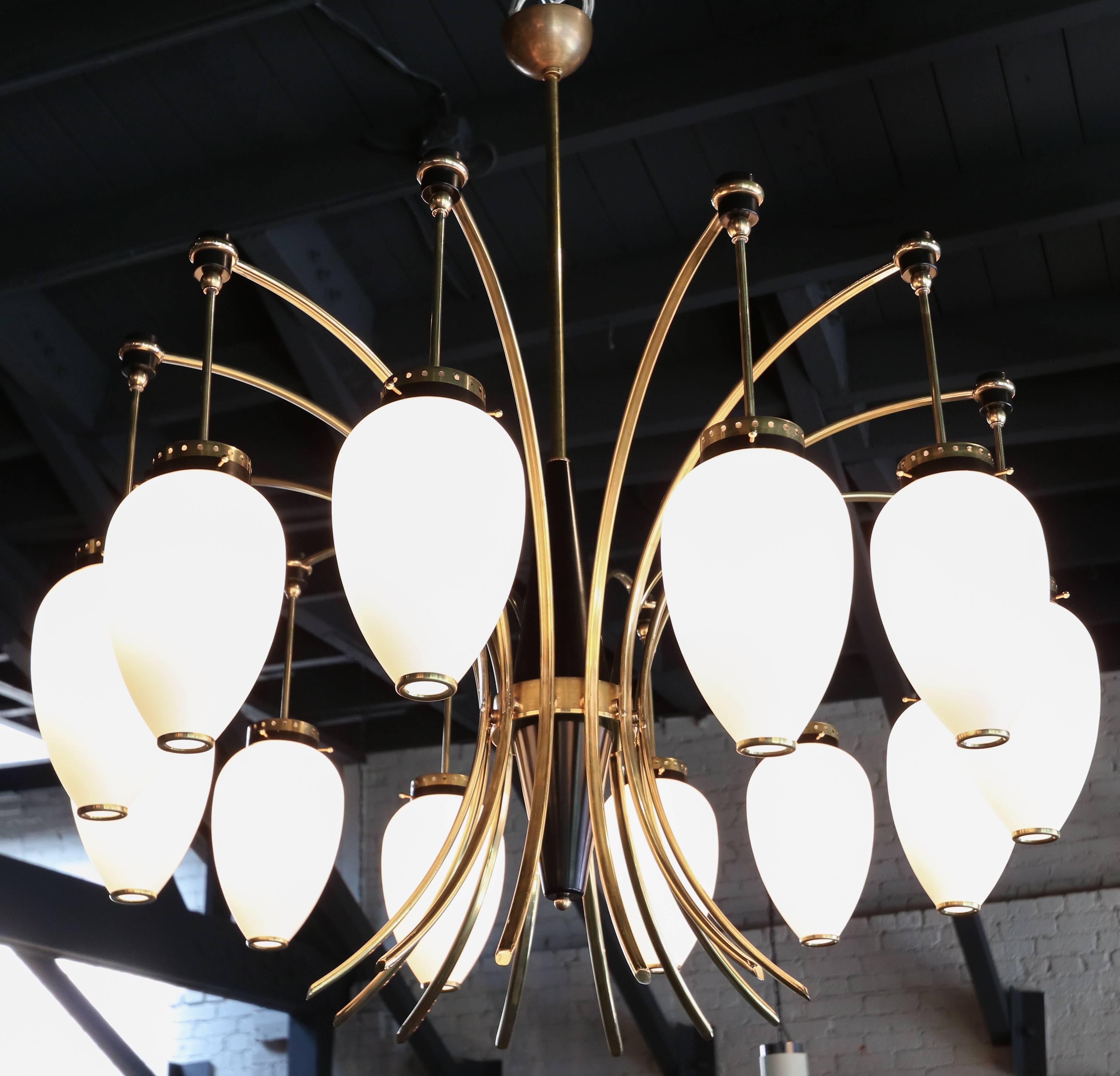 French 1960s Brass and White Glass Chandelier For Sale 1