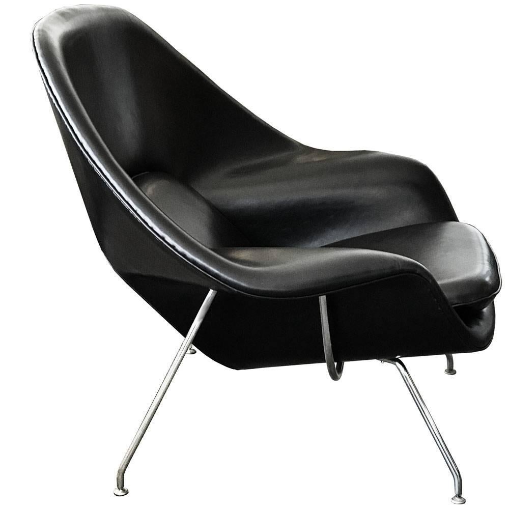 Other Saarinen Original Womb Chair and Ottoman in Black Leather with Knoll Label For Sale