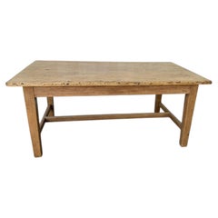 Table basse en pin du XIXe siècle
