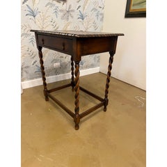 Mesa auxiliar inglesa del siglo XIX con cajón