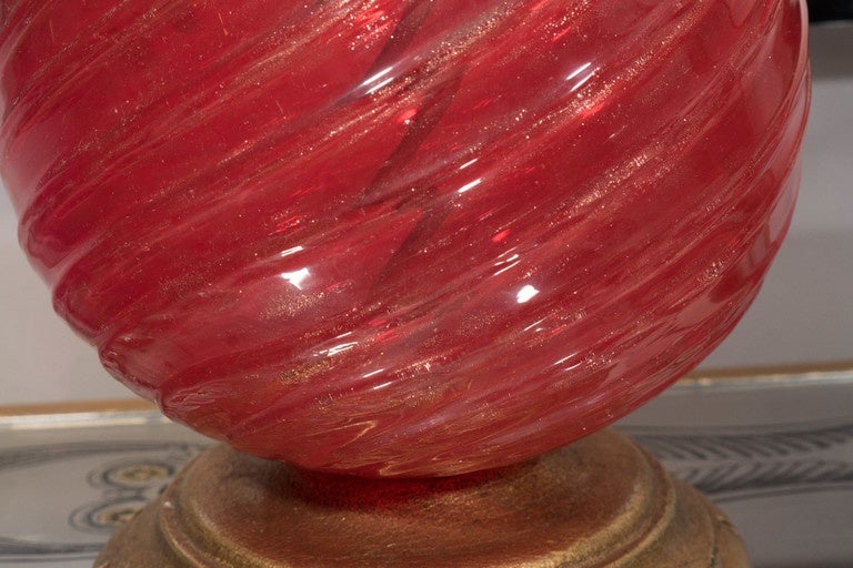 Single Vintage Red Murano Glass Lamp In Excellent Condition In New York, NY