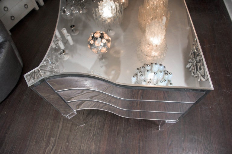 Custom Glamorous Mirrored Writing Desk with Acrylic Legs In New Condition For Sale In New York, NY