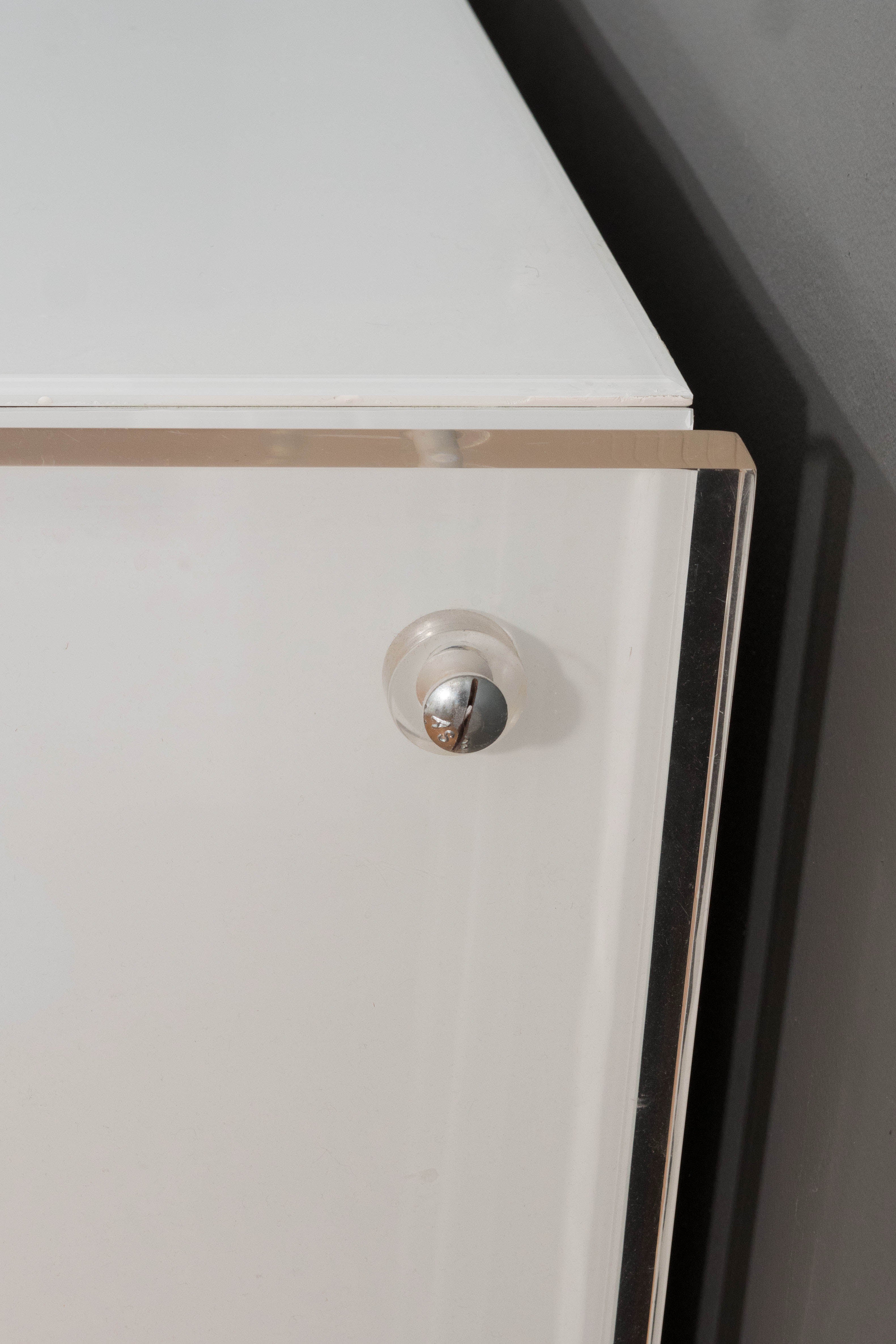 XXI secolo e contemporaneo Comò personalizzato a 6 cassetti in vetro dipinto al contrario con pannelli laterali in lucite in vendita