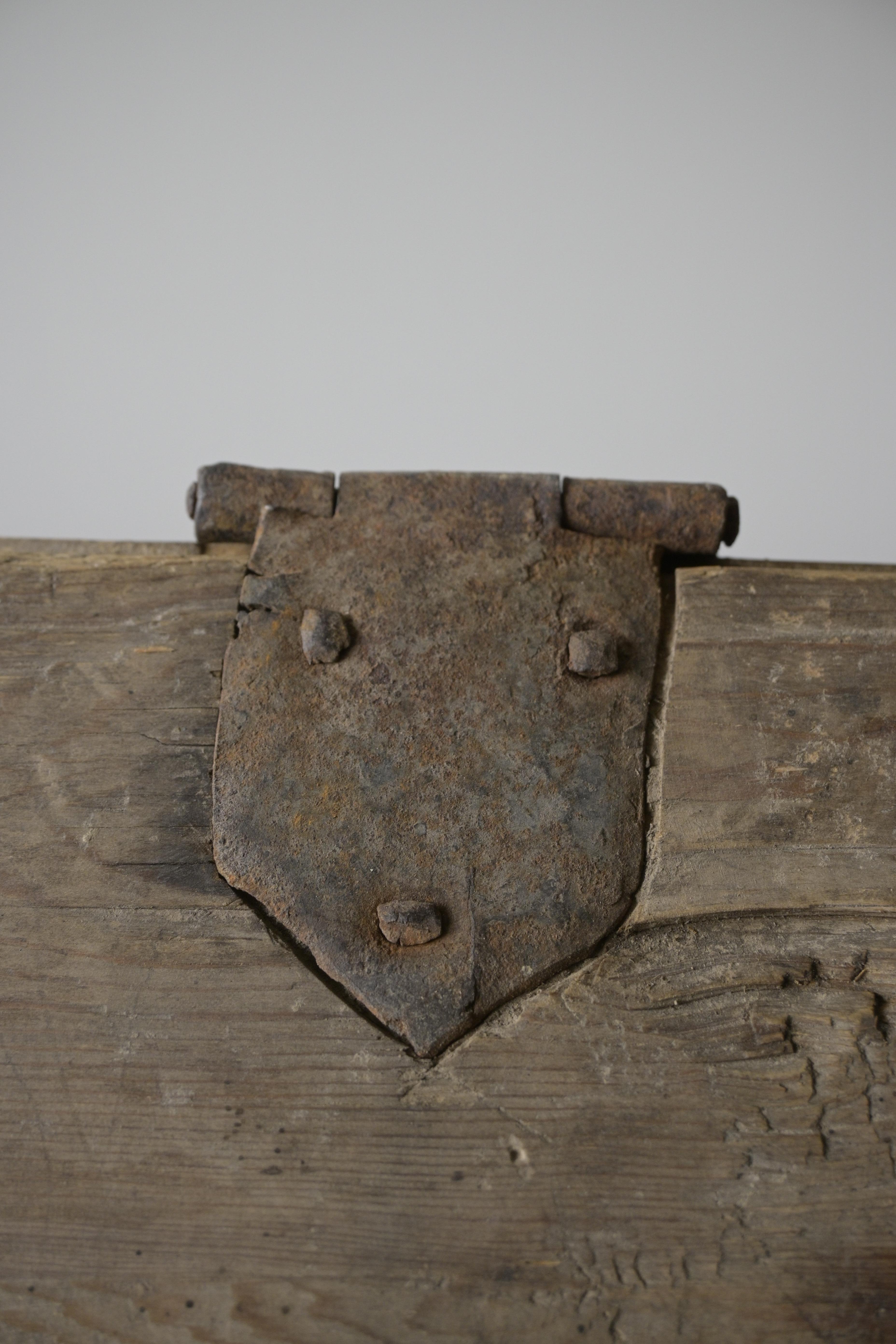 Pine Large Swedish 'Knekt' Chest from the mid-18th century For Sale
