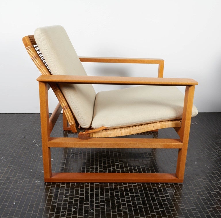 Pair of Borge Mogensen Lounge Chairs with Cane and Linen Seats on Oak Frames In Excellent Condition In New York, NY